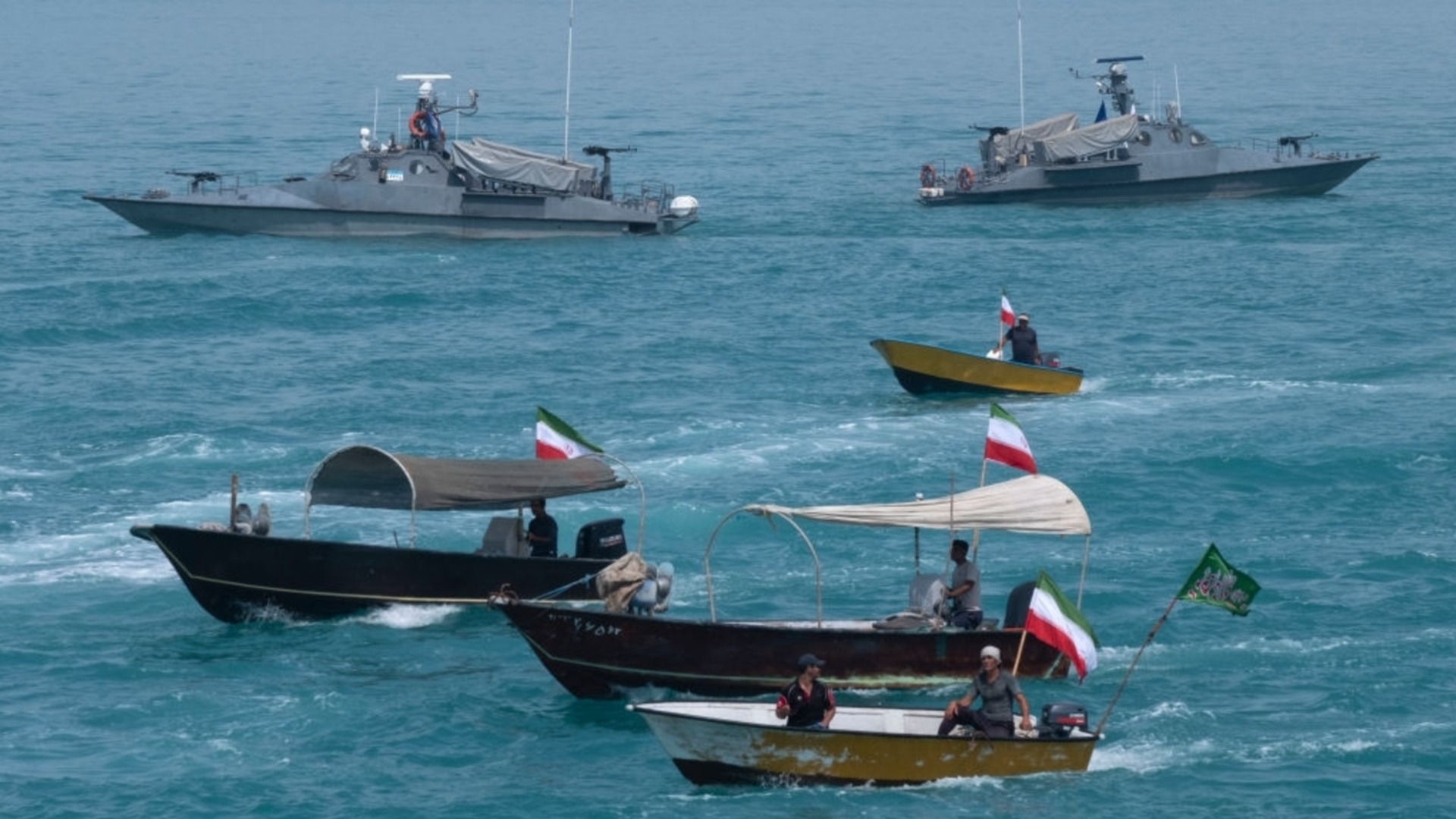 Иранският парламент одобри транзитна такса за преминаване през Ормузкия проток