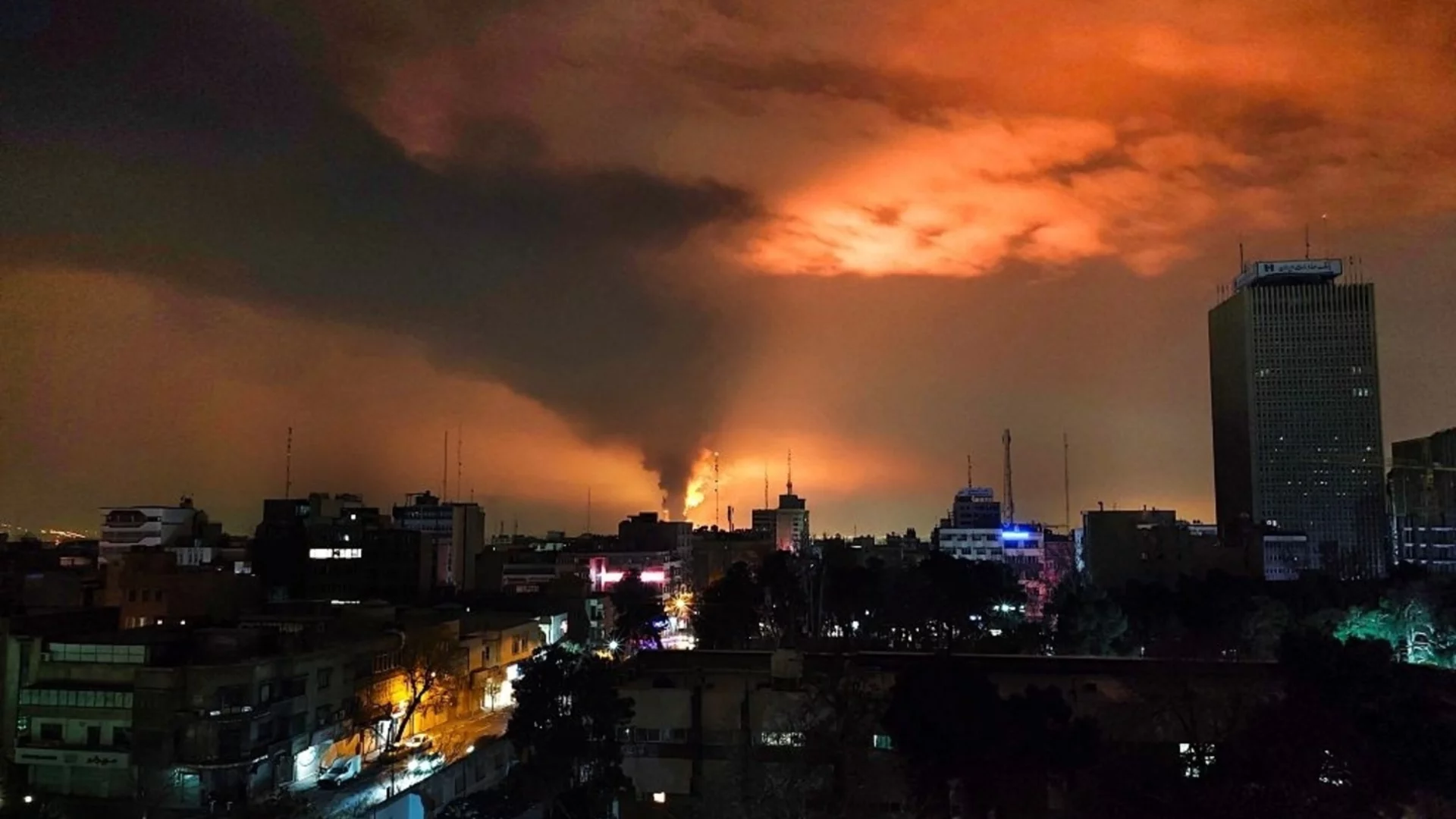 Масирани въздушни атаки срещу иранска ракетна база (ВИДЕО)