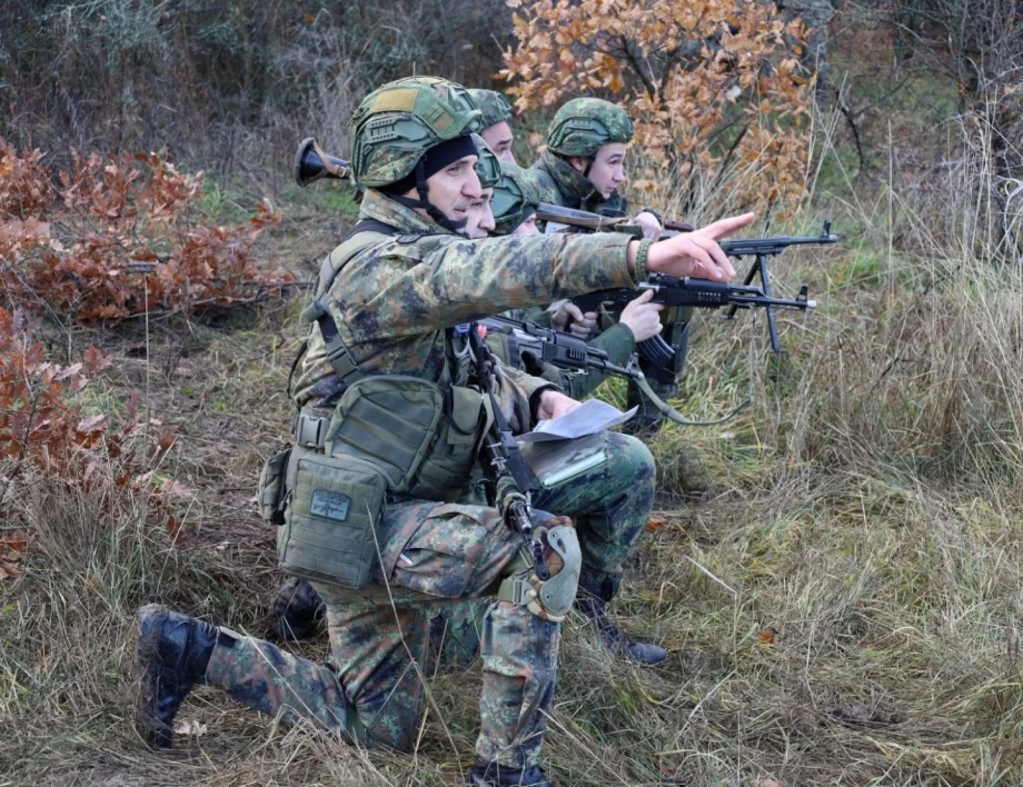 Казарма, ама за другите: Говорят ваксинираните антиваксъри