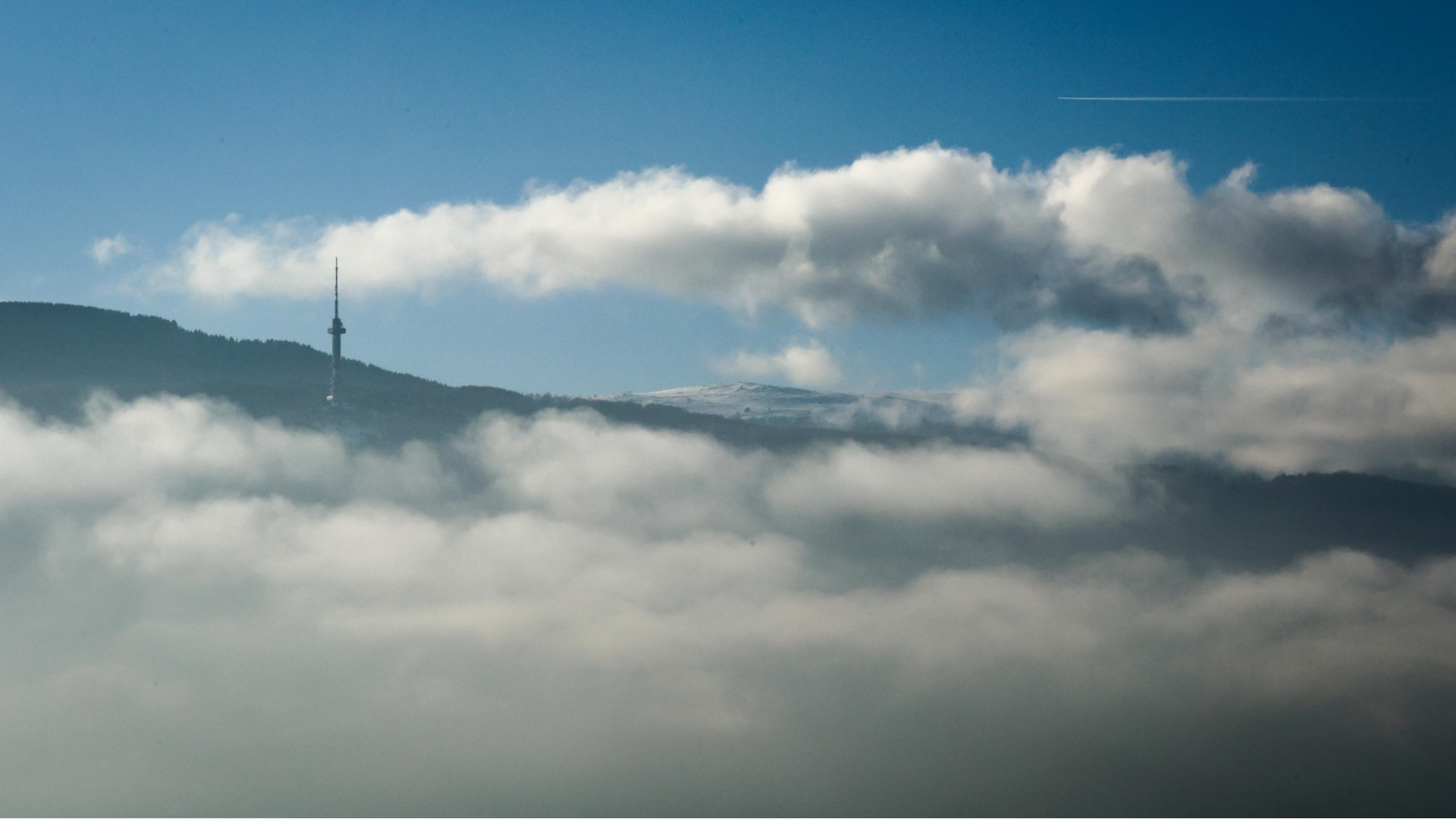 Вятър, мъгли и студ: Не ходете в планините
