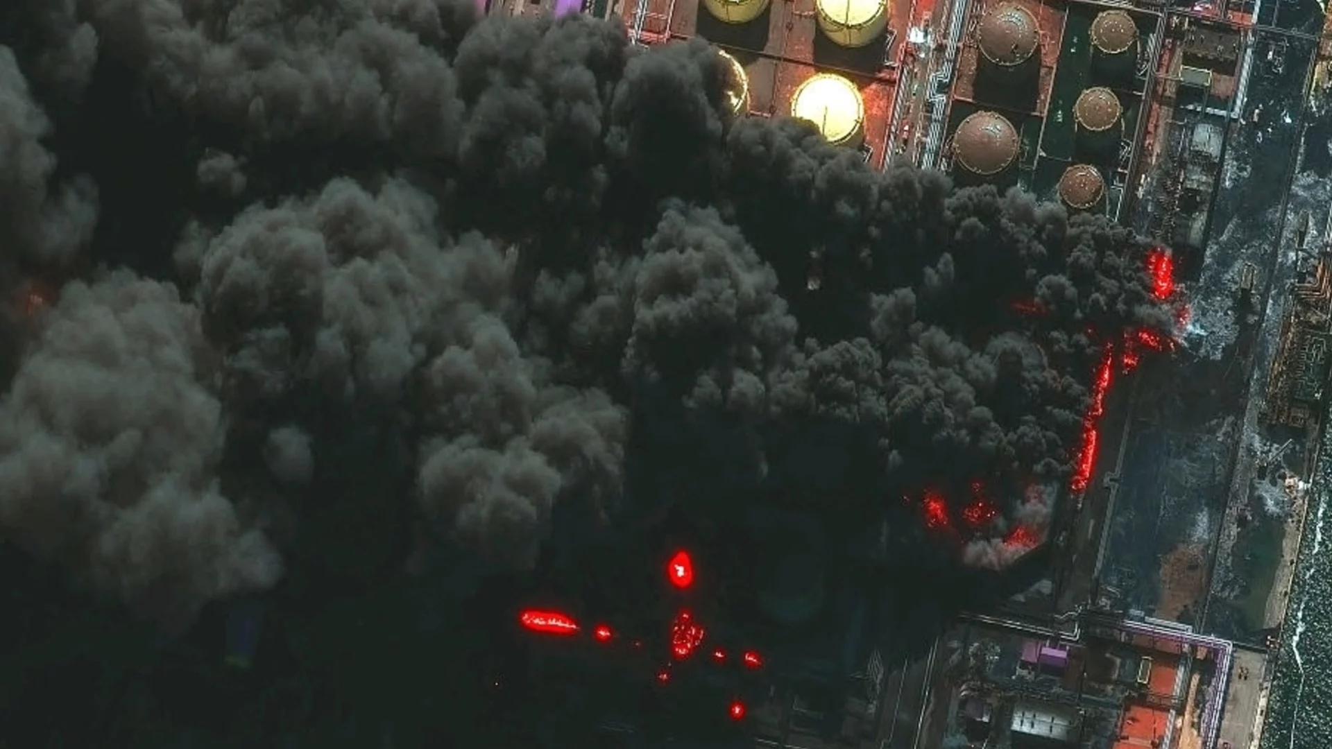 Украйна удари Русия в най-болното място: ЕС и САЩ се провалиха, но тя задуши петролния й износ