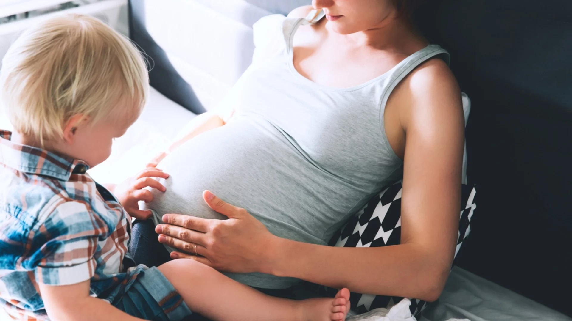 Едно дете е достатъчно: Коя е групата жени, която най-често прави аборт в България?