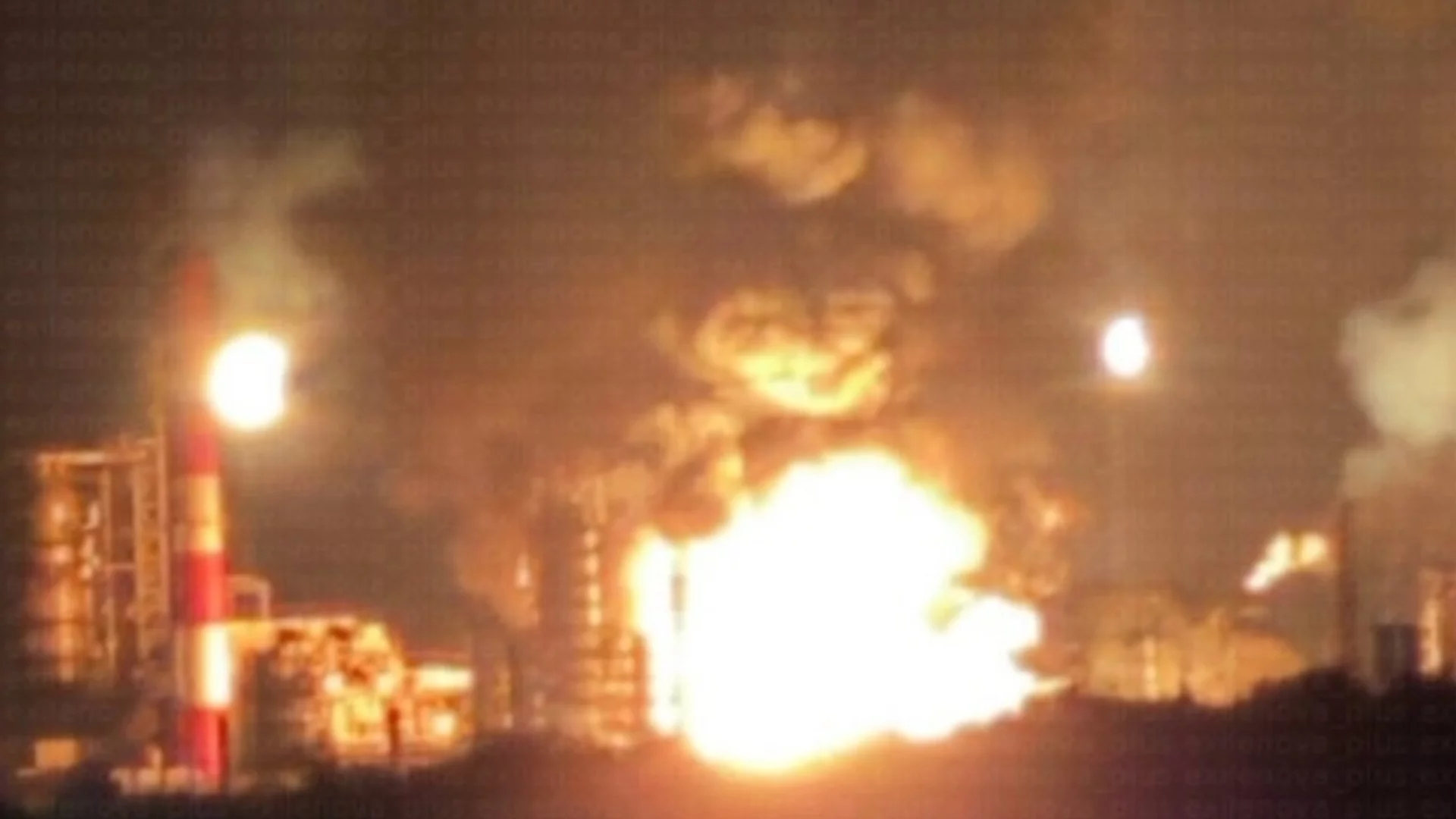 Взрив и пожар в нефтохимически завод в Русия, има поне една жертва и 50 ранени (ВИДЕО)