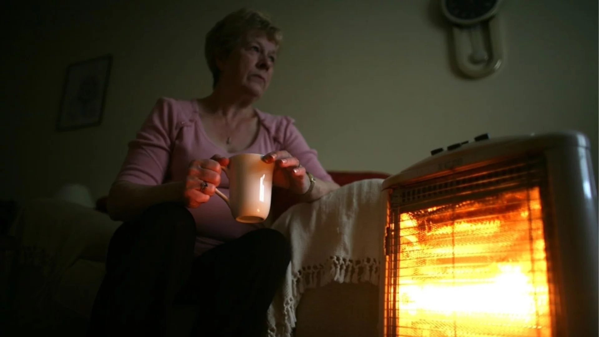 Сметките за парно още са по отменена от Съда на ЕС формула: Предложиха нова под заплаха от глоби