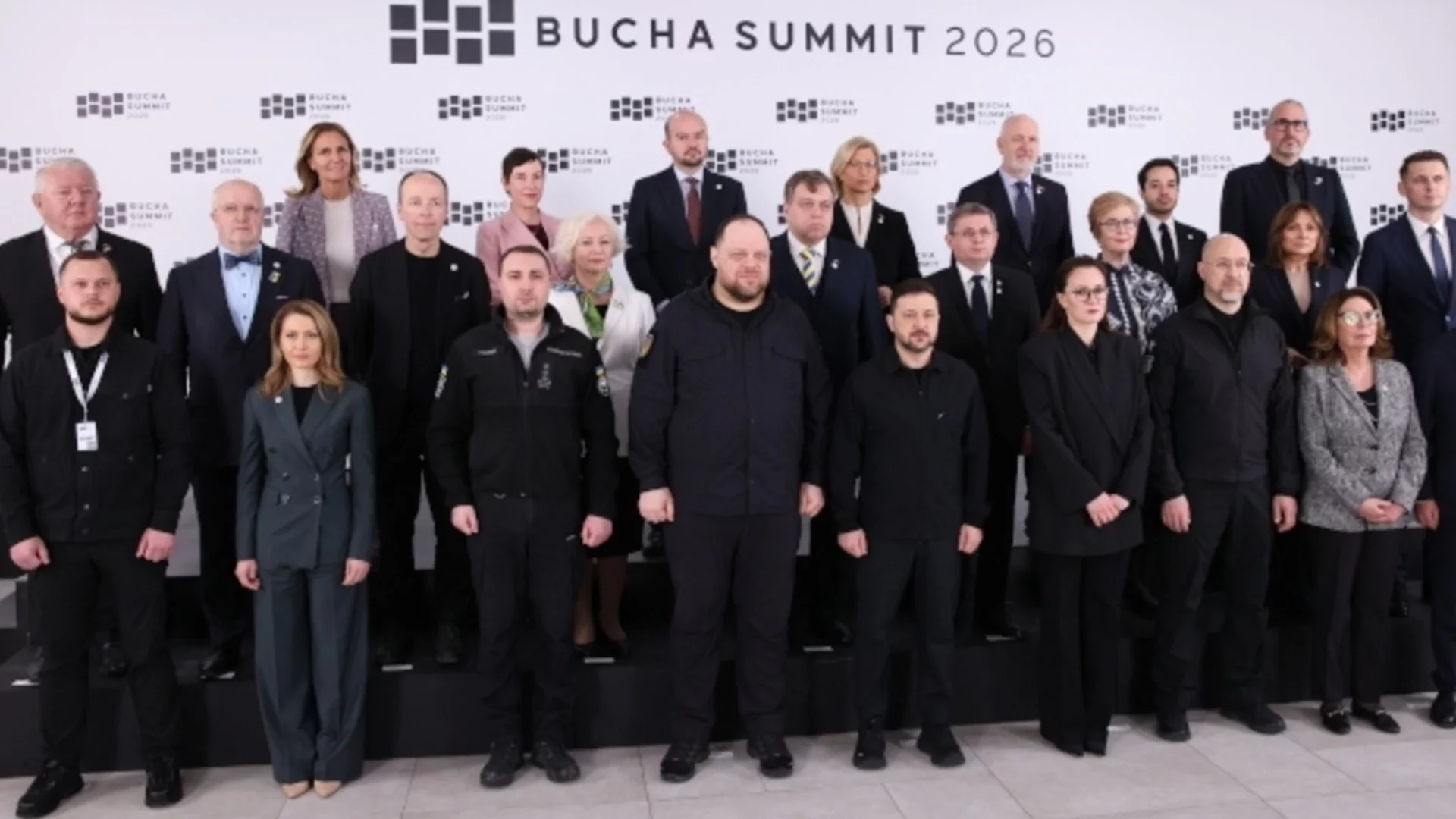 "С вас имаме общи мечти": Рая Назарян в Украйна (СНИМКИ)