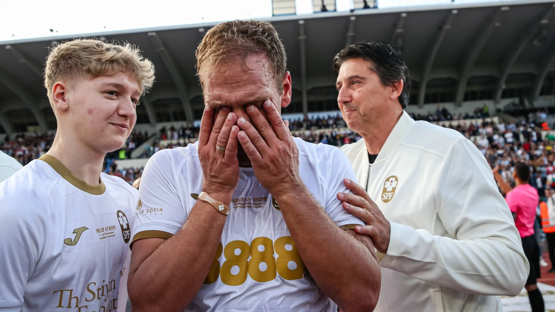 Легендарни футболисти взимат участие в новия "Мач на надеждата"