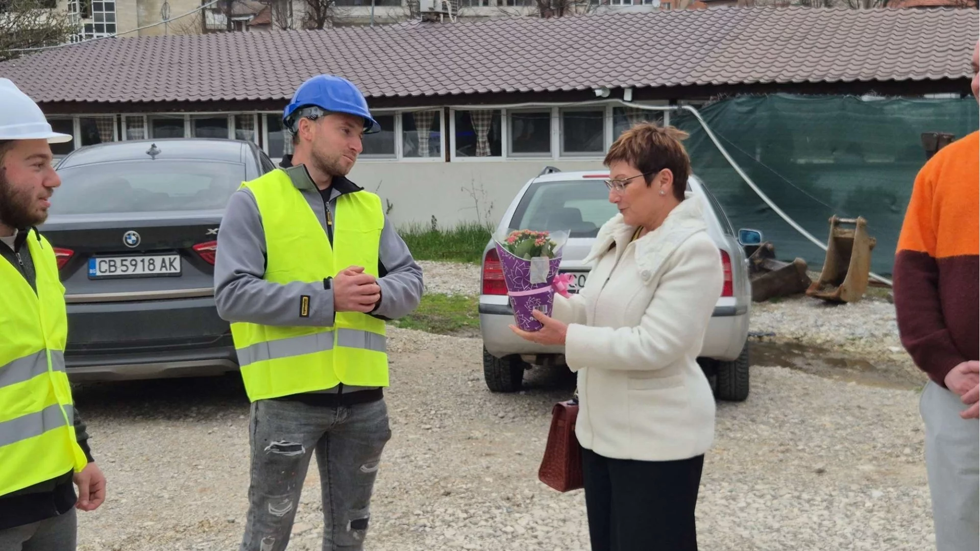 Кметът на Тетевен посети строежа на новия търговски комплекс в града