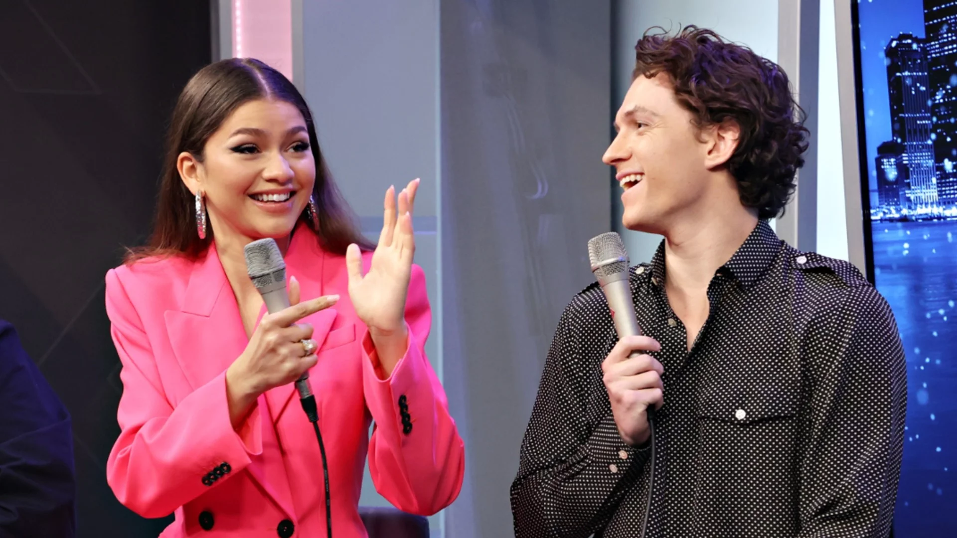 Зендая и Том Холанд накараха Робърт Патинсън да ревнува (ВИДЕО)