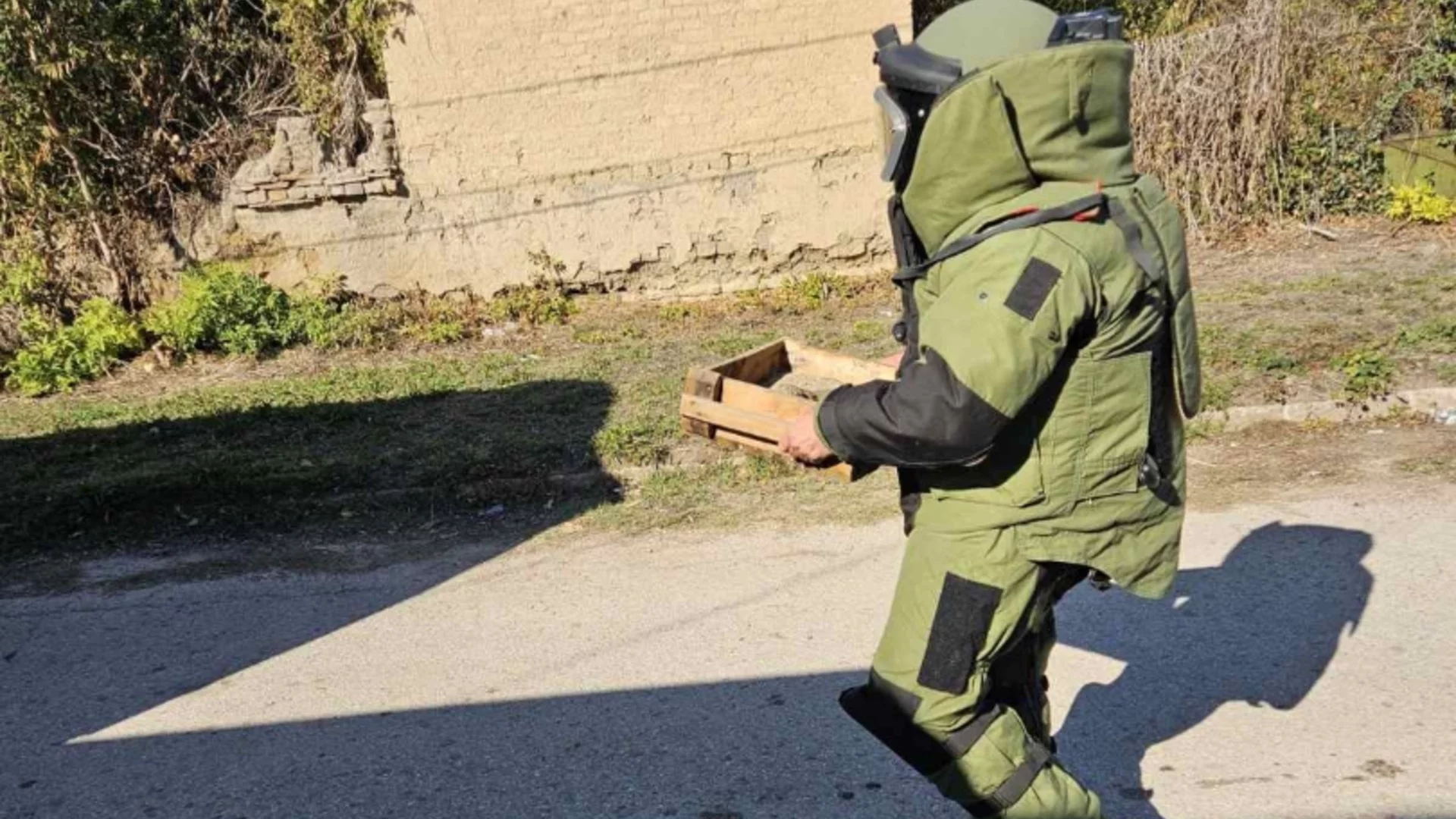 Обезвредиха невзривен снаряд край Сливница