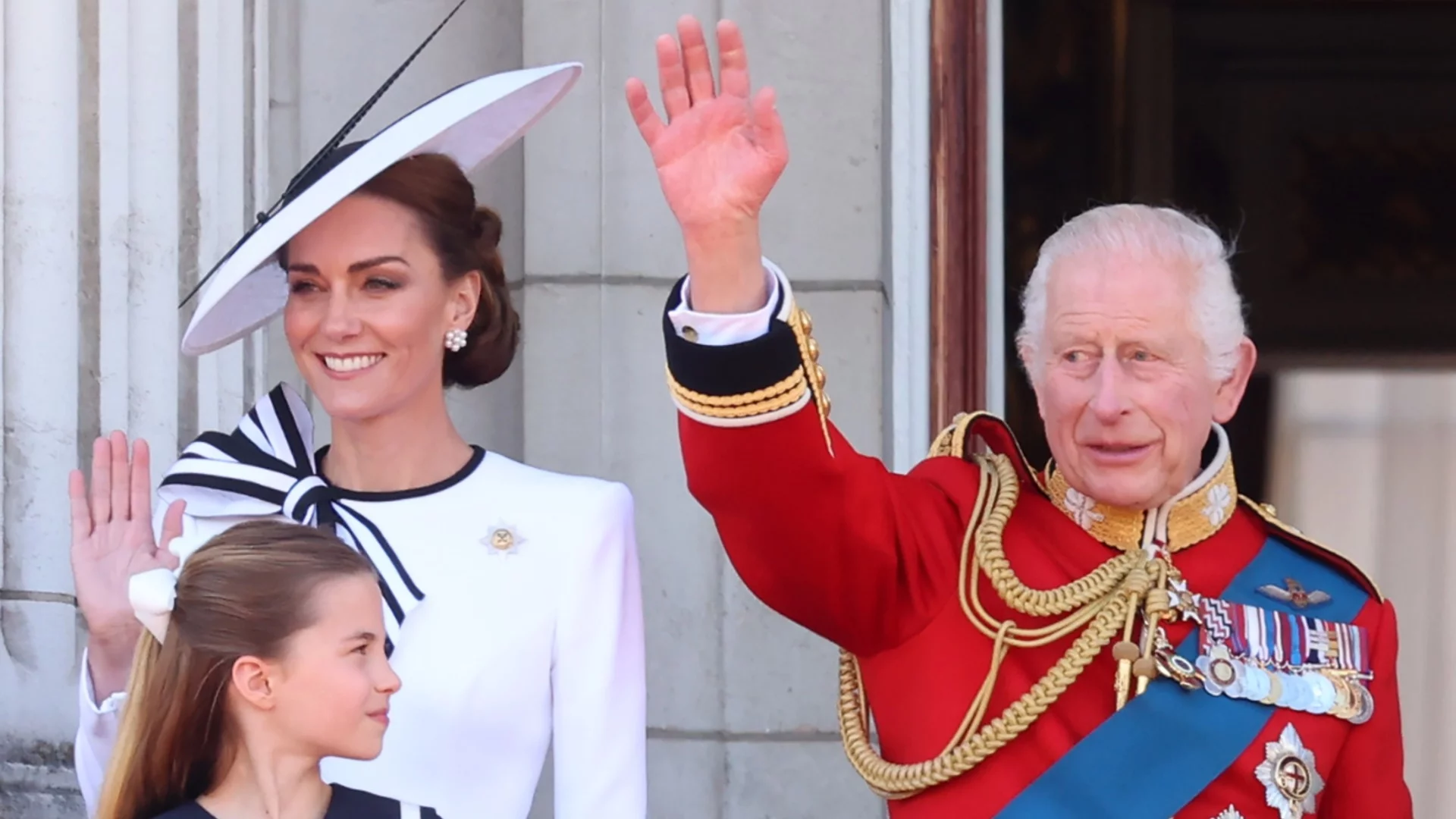 Сълзи от щастие в Бъкингамския дворец: Кралското семейство обяви новина, която всички чакаха