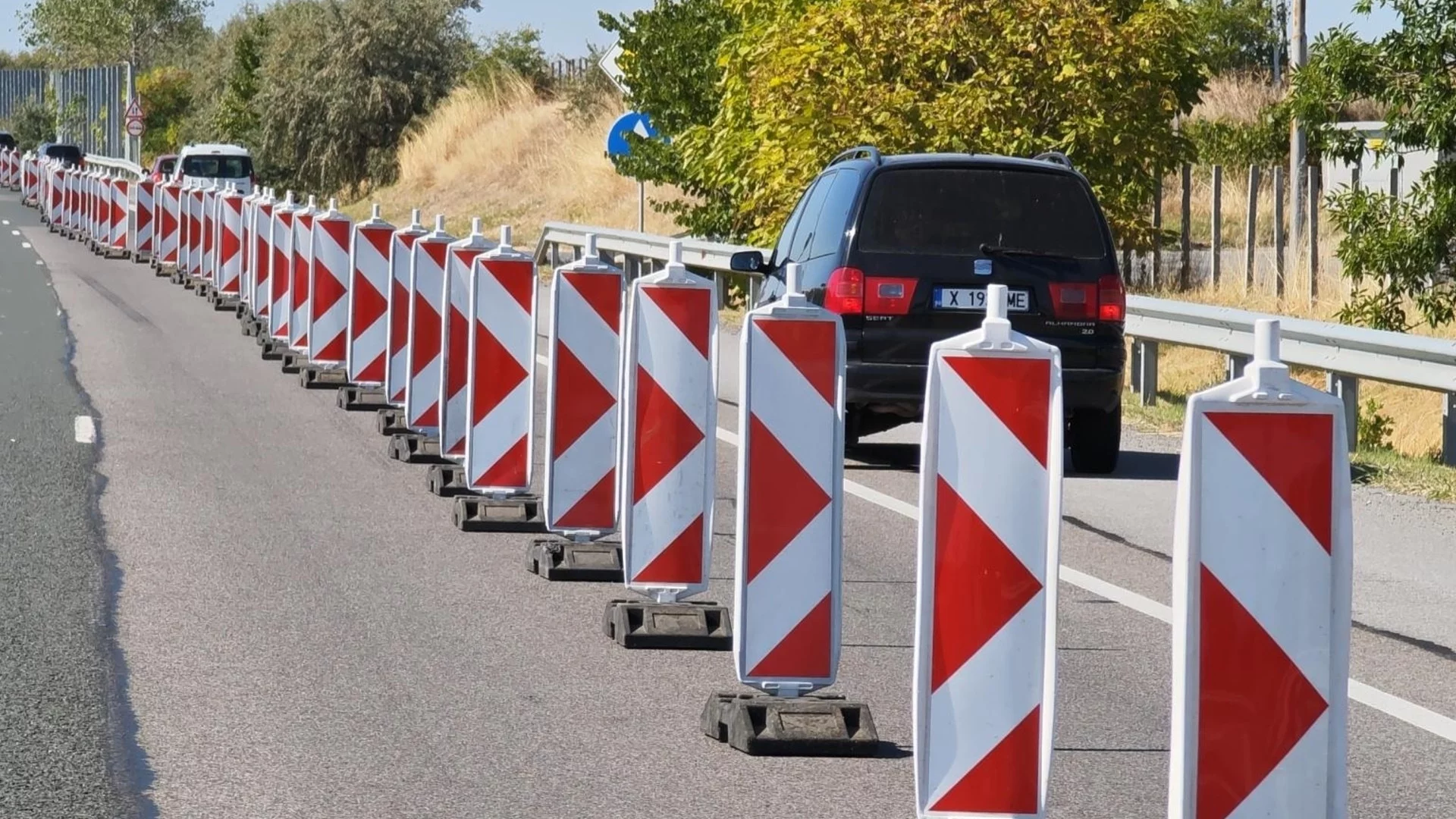 Внимание, шофьори! Движение в една лента край Сандански