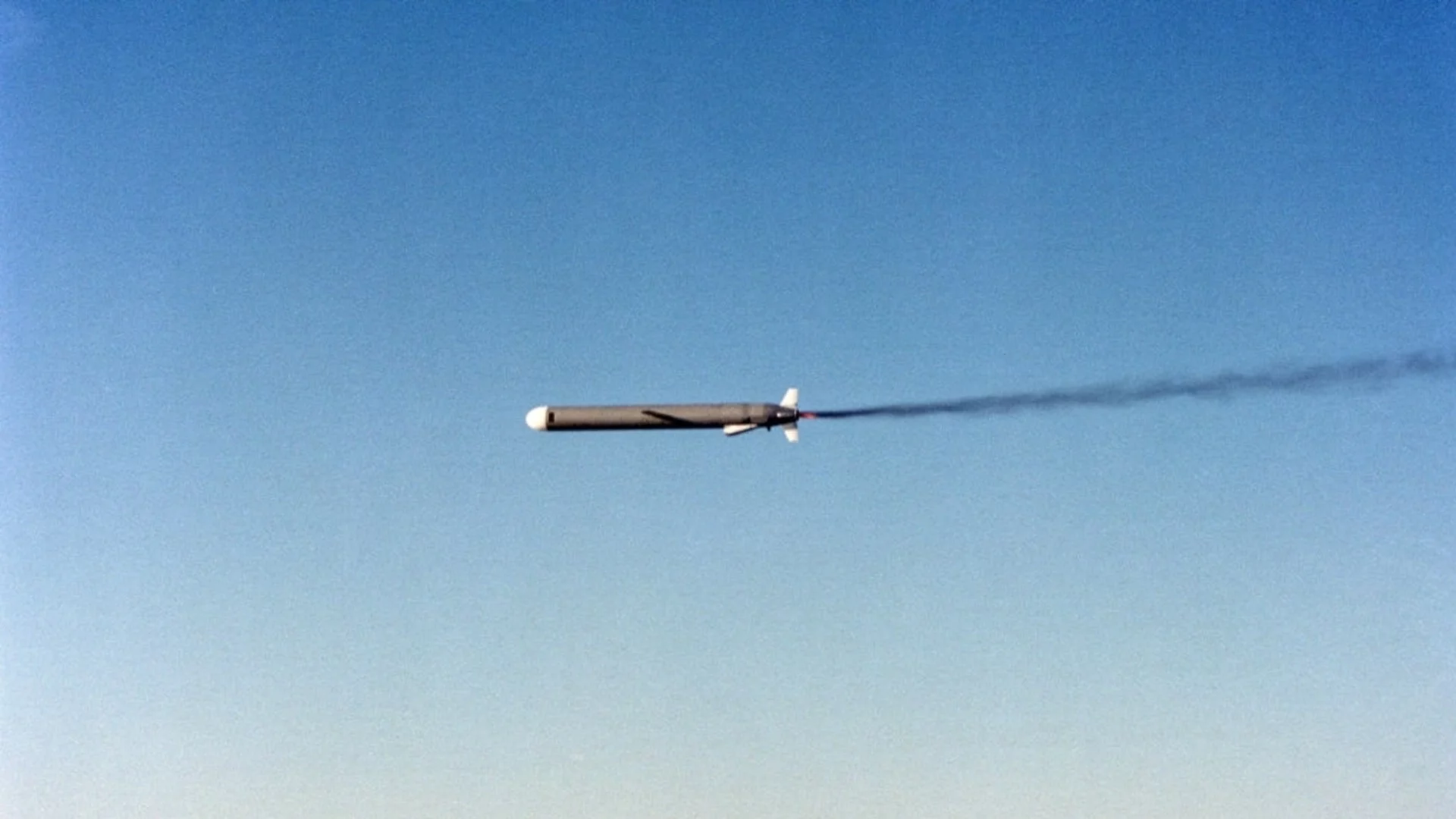 "Може да им изиграе лоша шега": САЩ изстреляха рекорден брой "Томахоук" по Иран