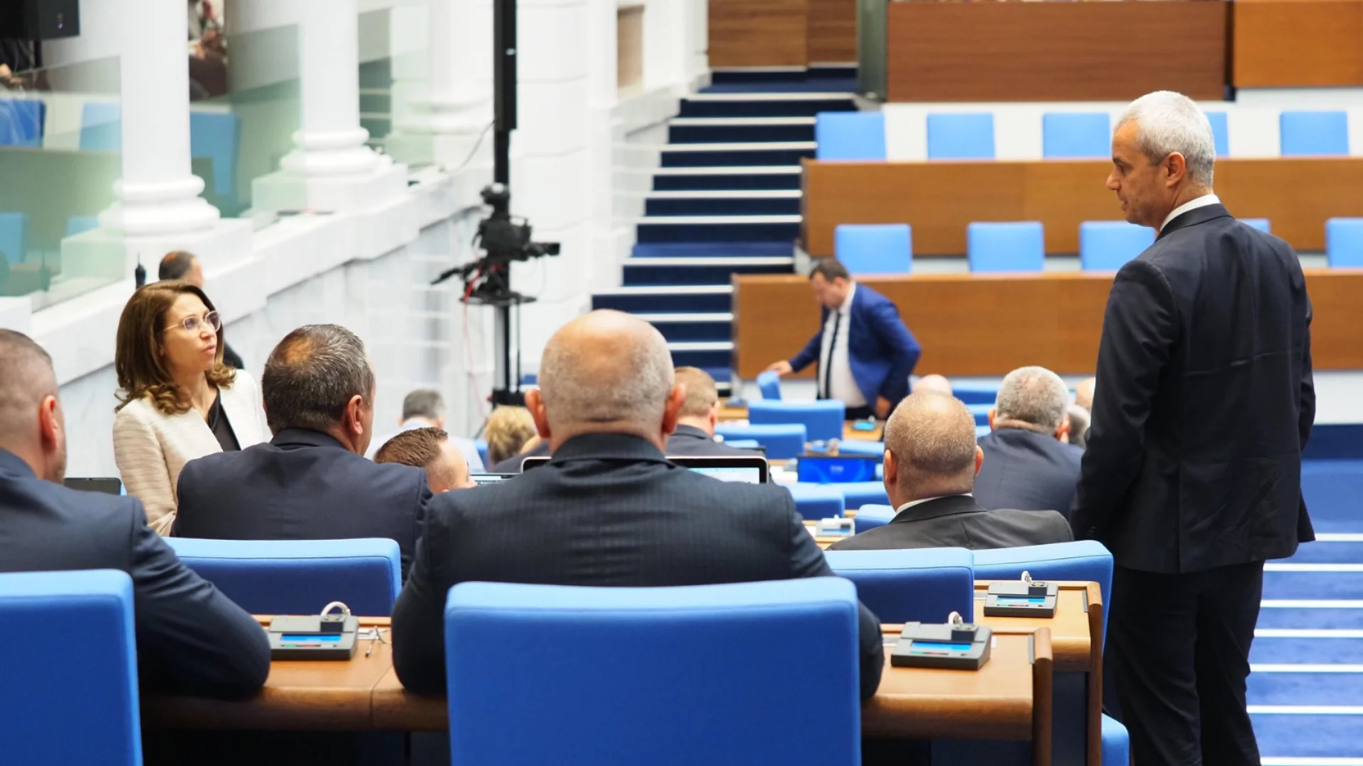 Липса на кворум не позволи на "Възраждане" да прекрати споразумението с Украйна