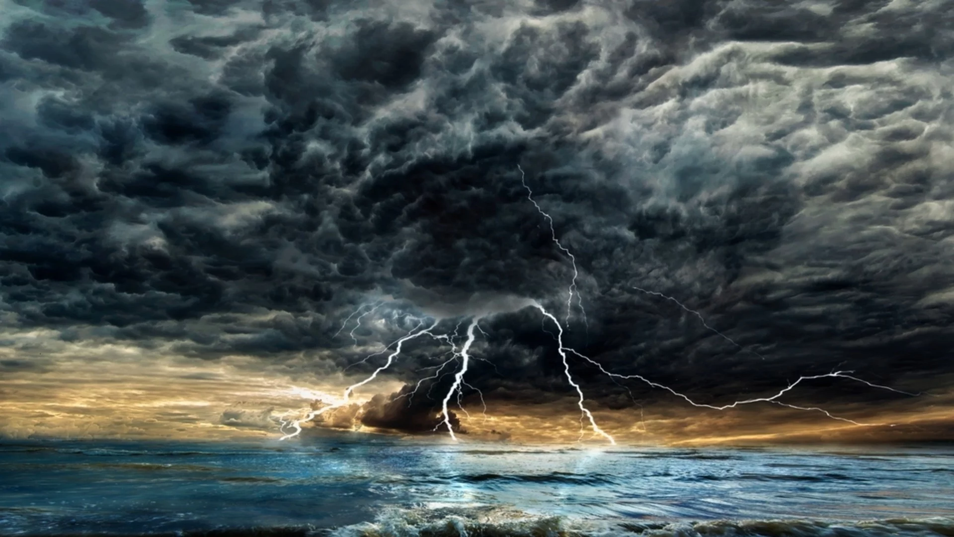 Внимание, ако пътувате към Гърция: Ерминио носи опасни порои и ветрове (ВИДЕО)