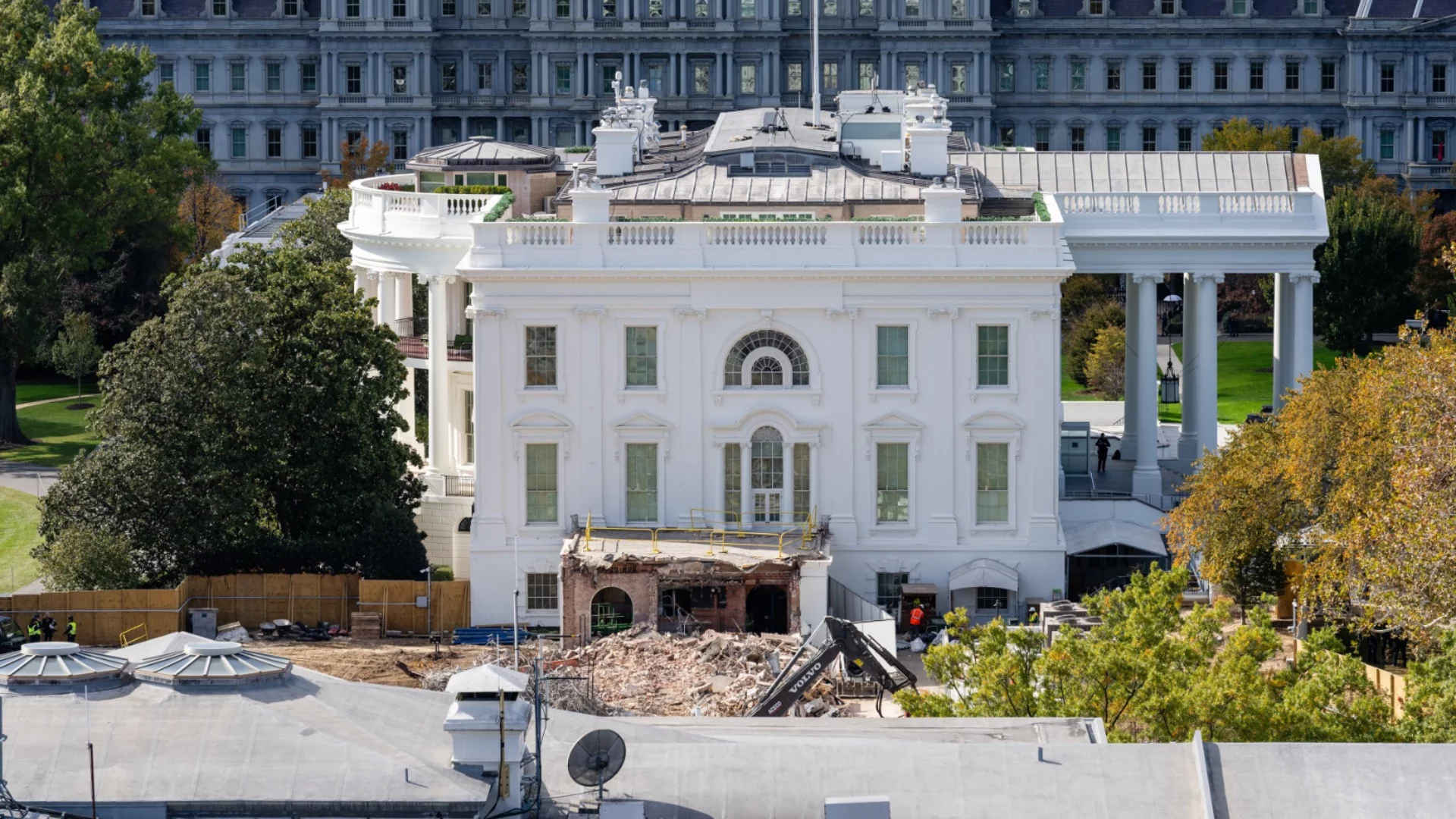 "Тръмп не е негов собственик": Съдът спря строежа на бална зала в Белия дом