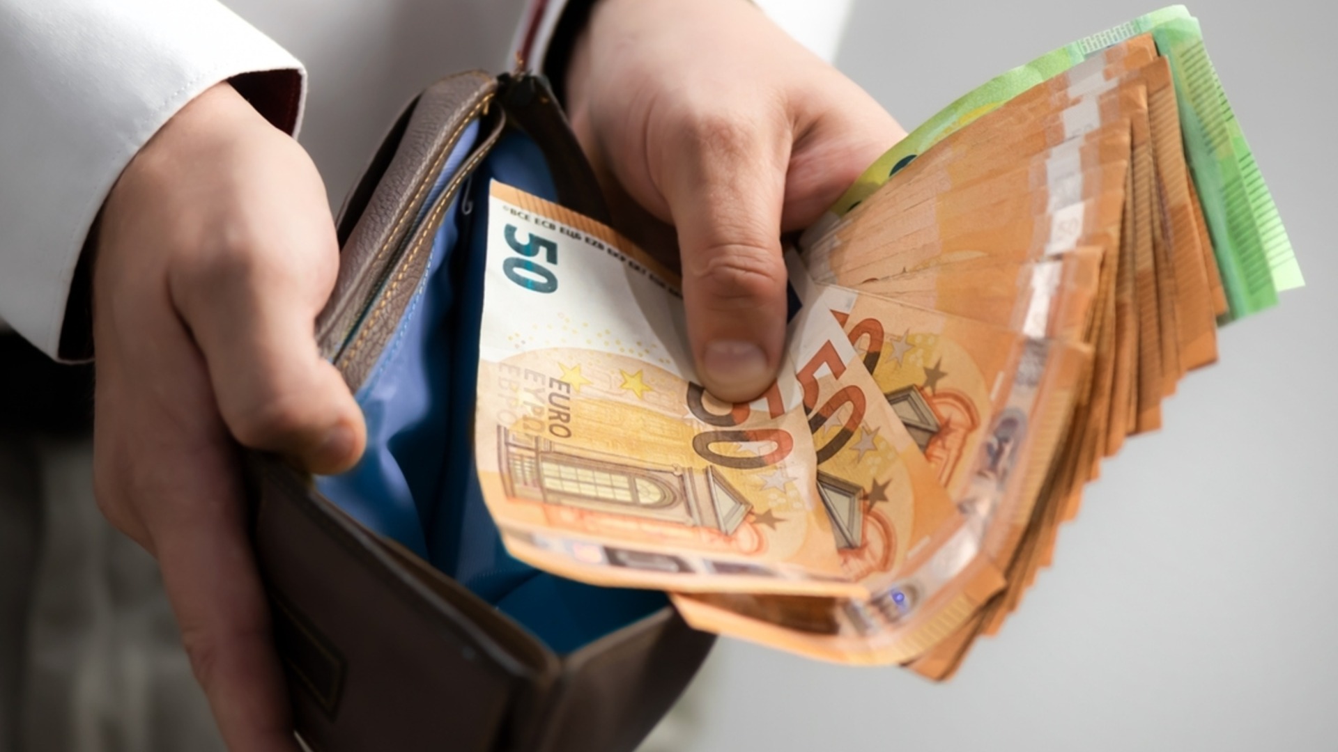 Поверие за празника на 2 април: Направете това, за да имате пари през цялата година