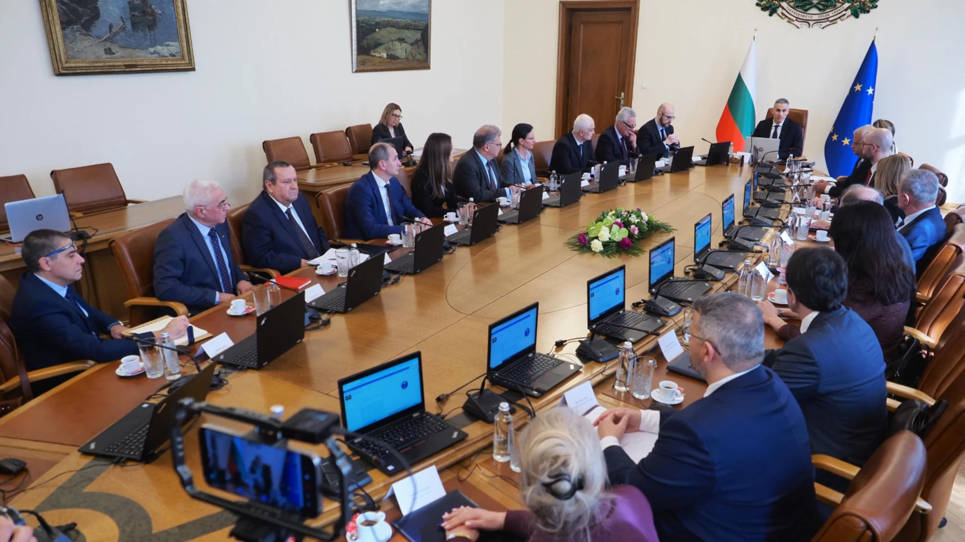 Властта задели милиони за шестте духовни училища у нас