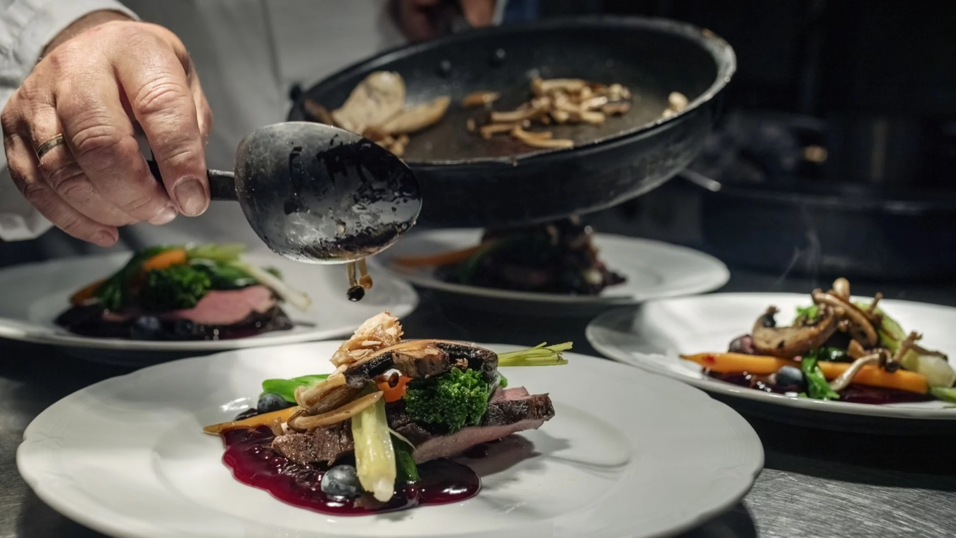 Ресторантьорите към клиентите: Работим без марж, или плащате тези цени, или си готвите сами вкъщи