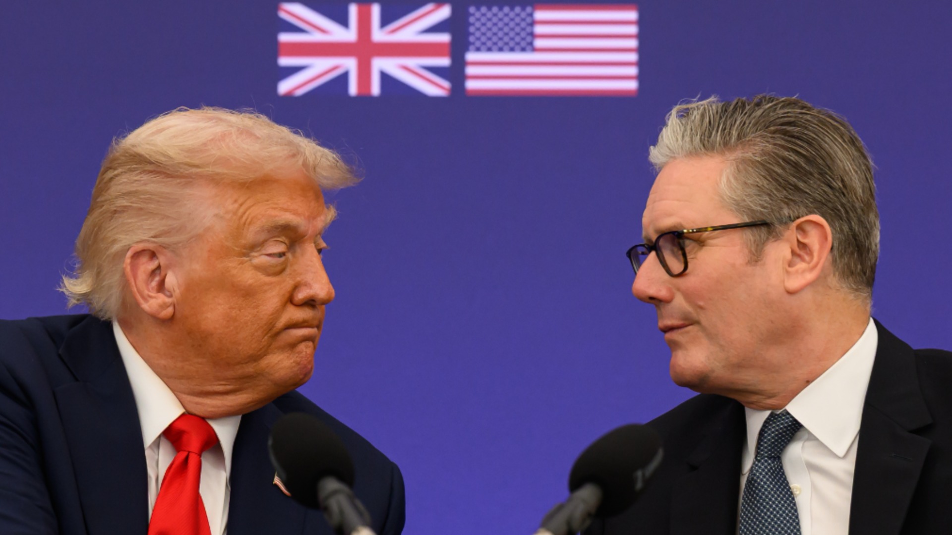 Стармър за заплахата на Тръмп  да извади САЩ от НАТО: Много шум за нищо