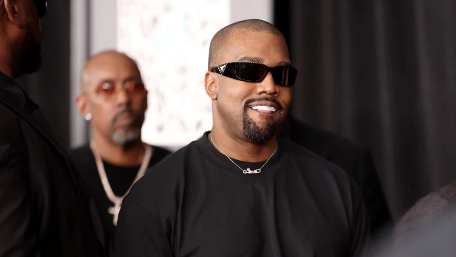 След скандалите и новия албум: Кание Уест се завръща на голяма сцена в Европа