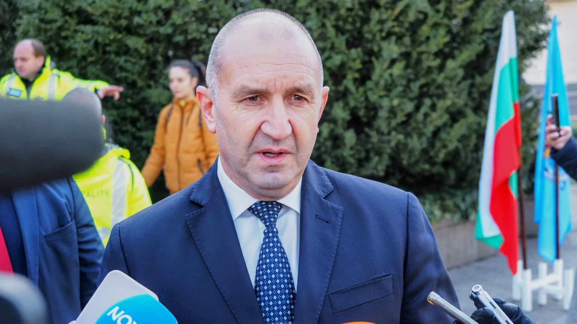 Радев е тотален лидер в предизборните дарения: 50 000 евро без ясен произход и сенки на други партии