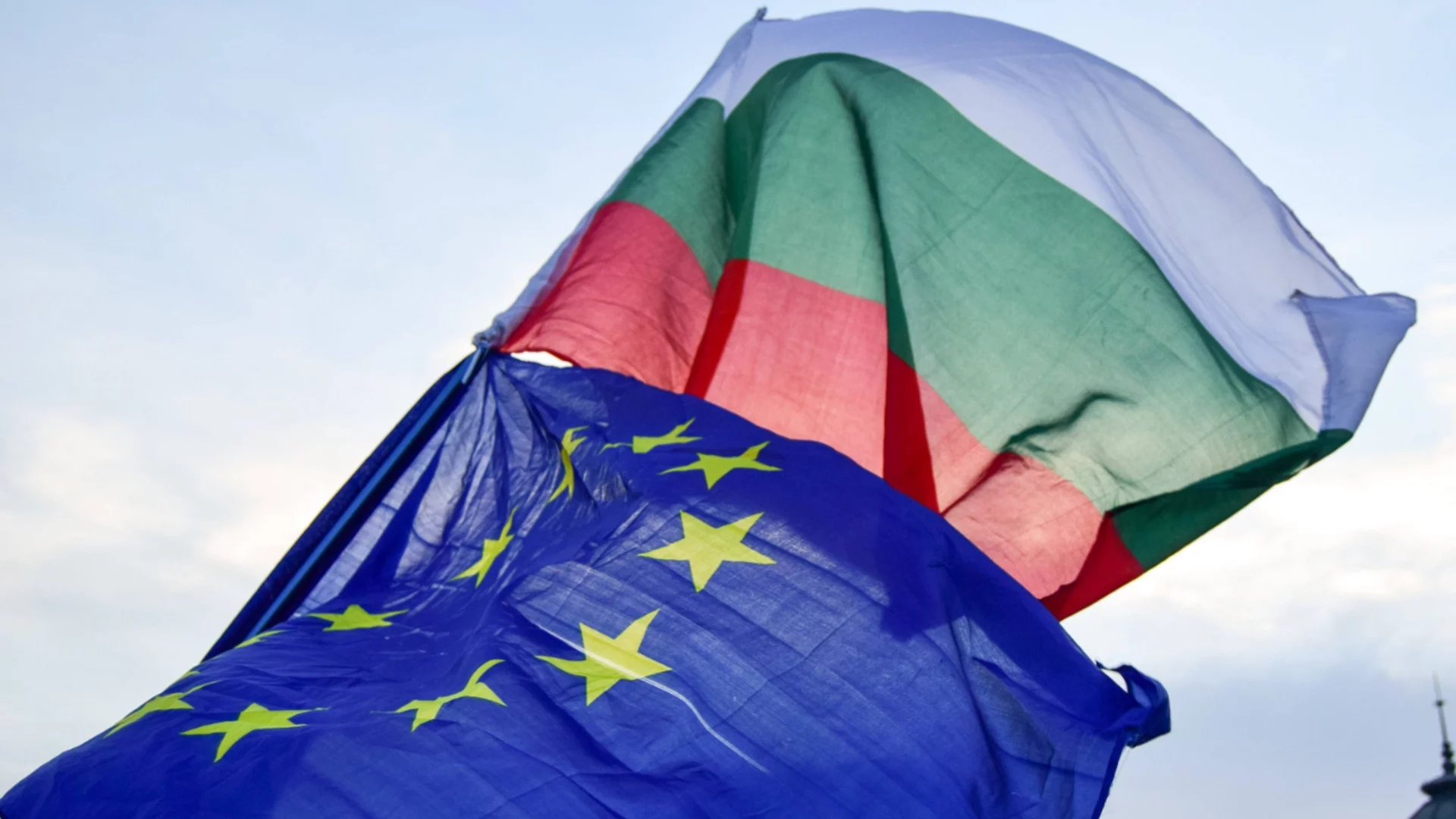 България търси "европейски щит" срещу Москва: София поиска спешна помощ от ЕК заради изборите