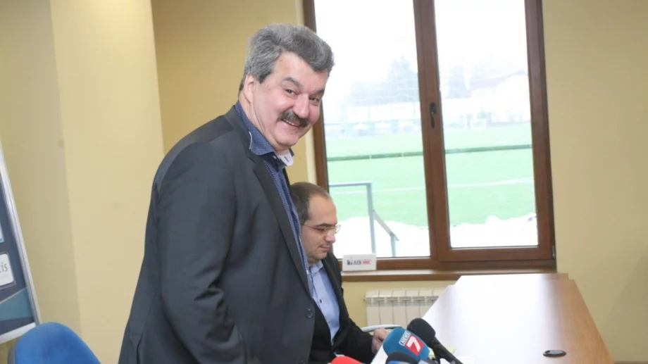 "Предлагаха ми пари на ръка, ултраси ме заплашваха": Интересният престой на африкански защитник в Левски