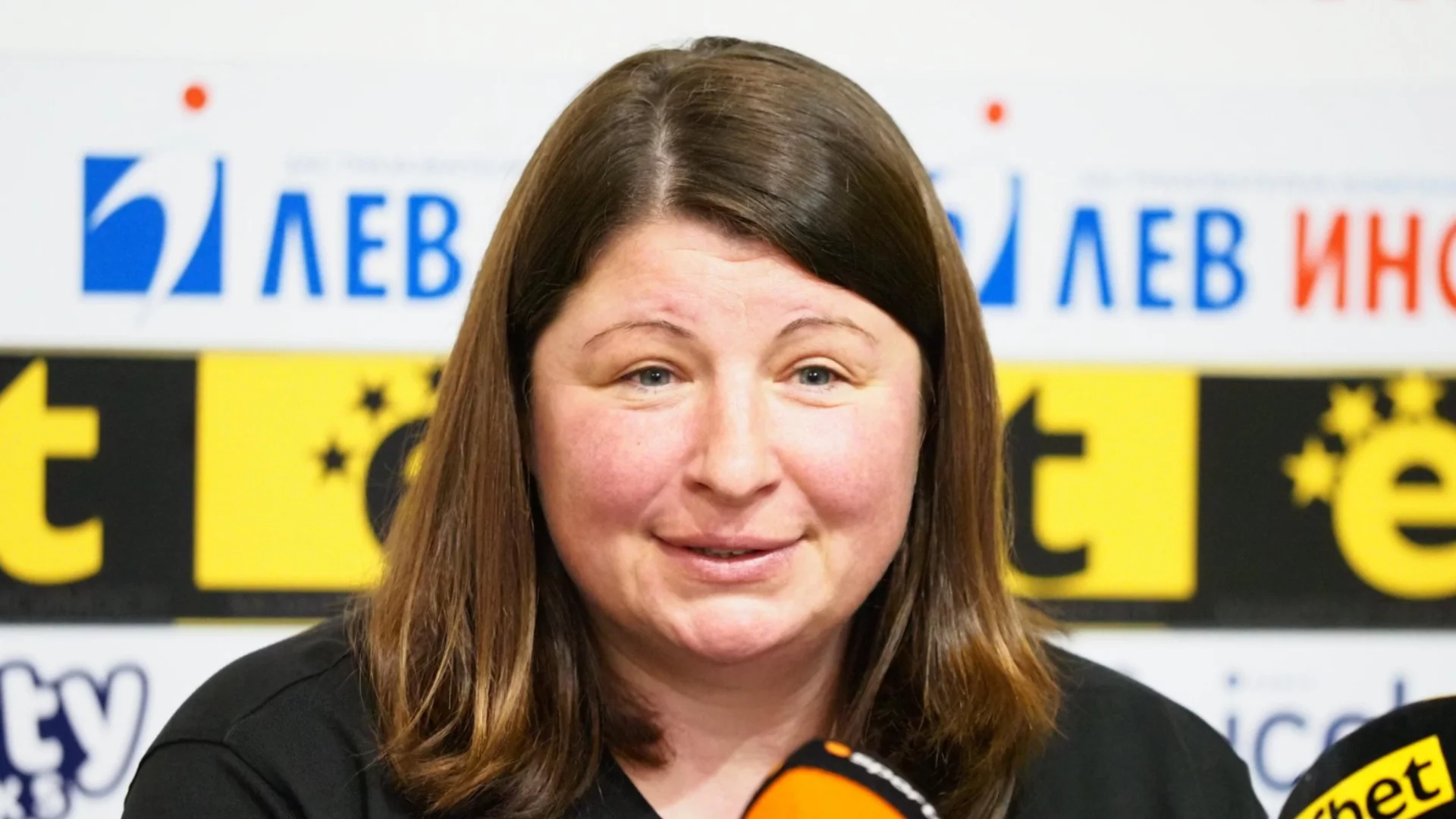 "Ако сложа всичките си медали на вратовете им, ще се удавят"