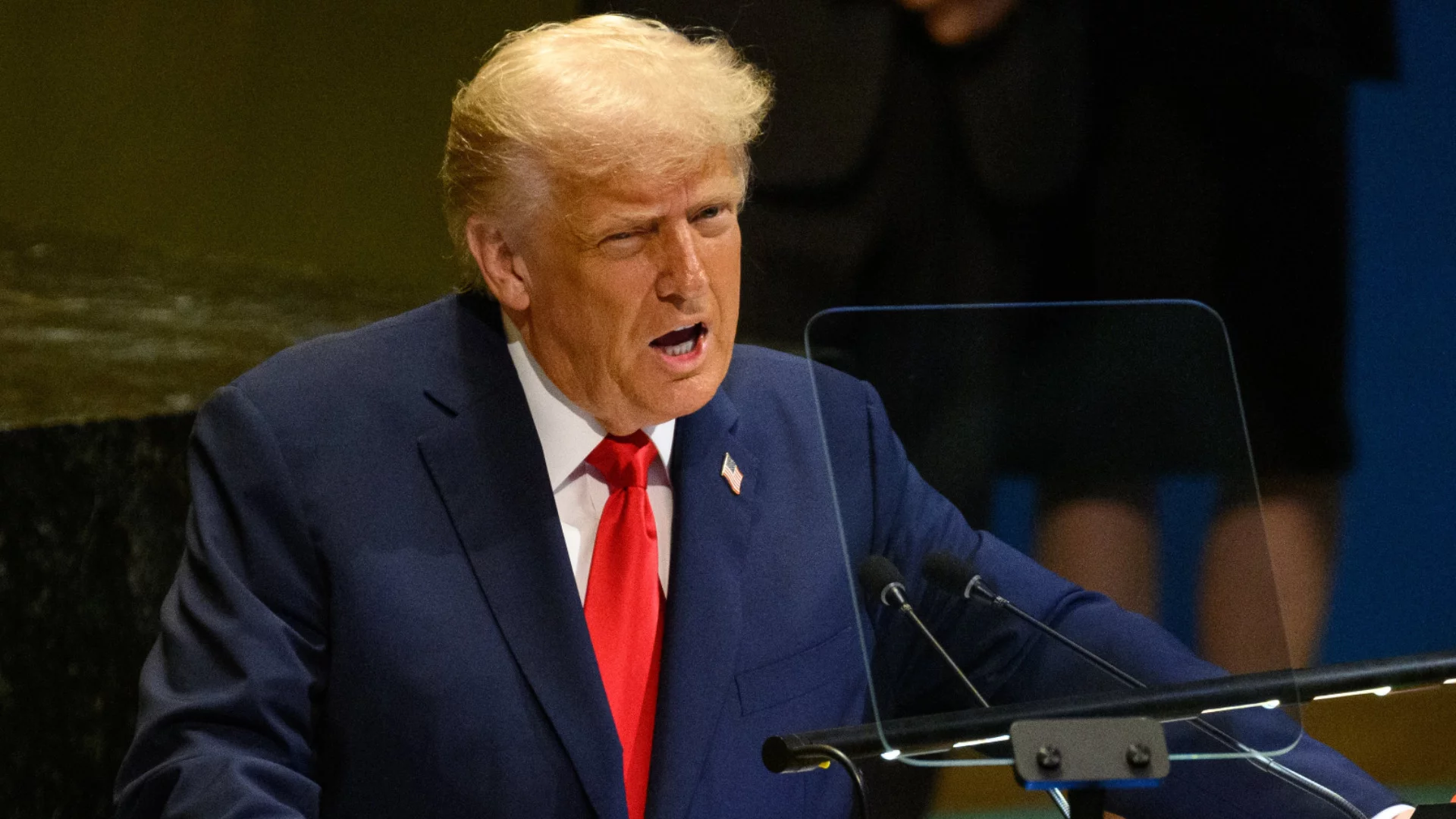 "Всички карти са в нас, те нямат никакви – връщаме ги в Каменната ера": Тръмп какво предстои за Иран (ВИДЕО)