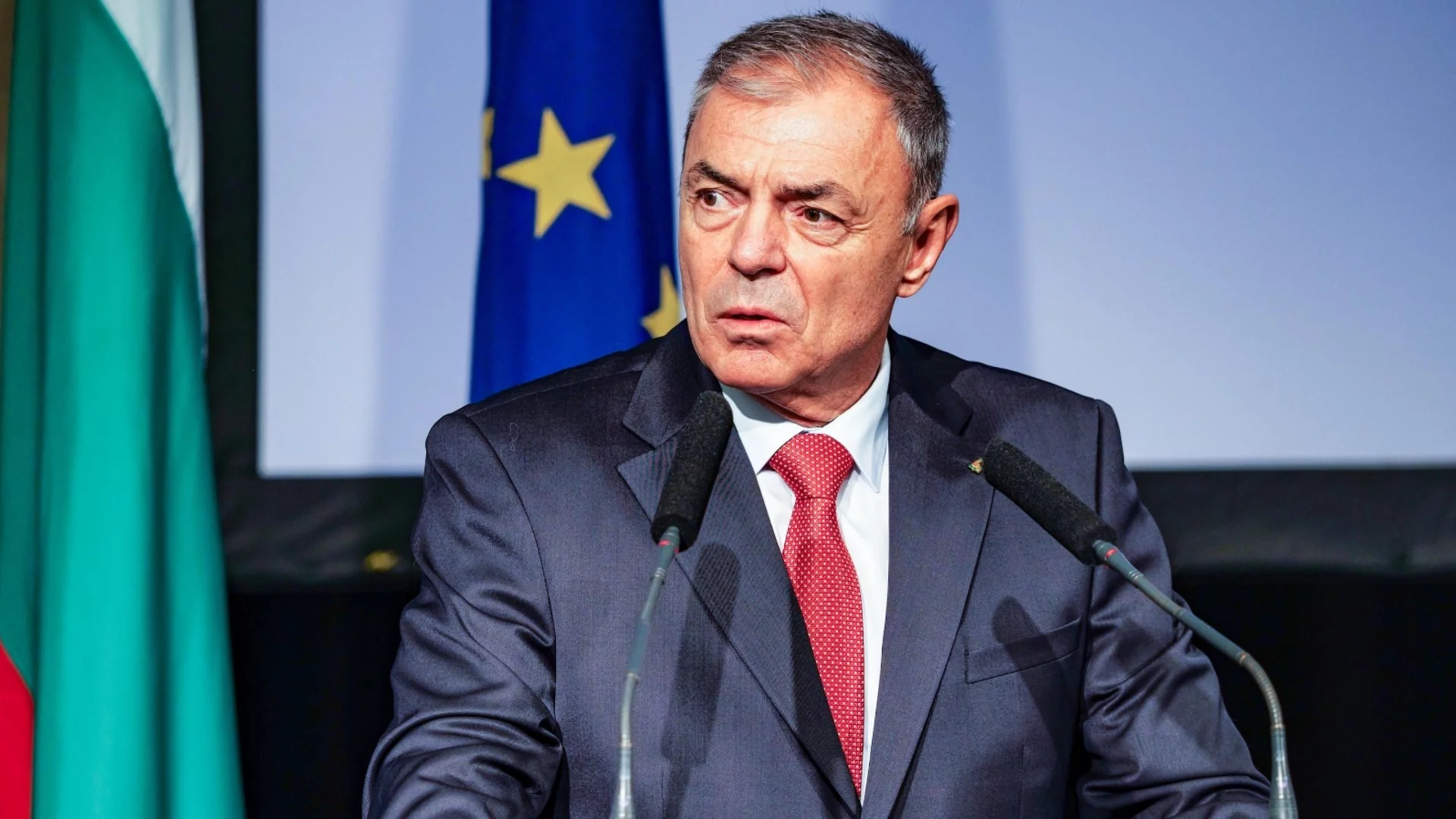 Истината за "украинските училища" и "украинският език": МОН публикува меморандума с Украйна