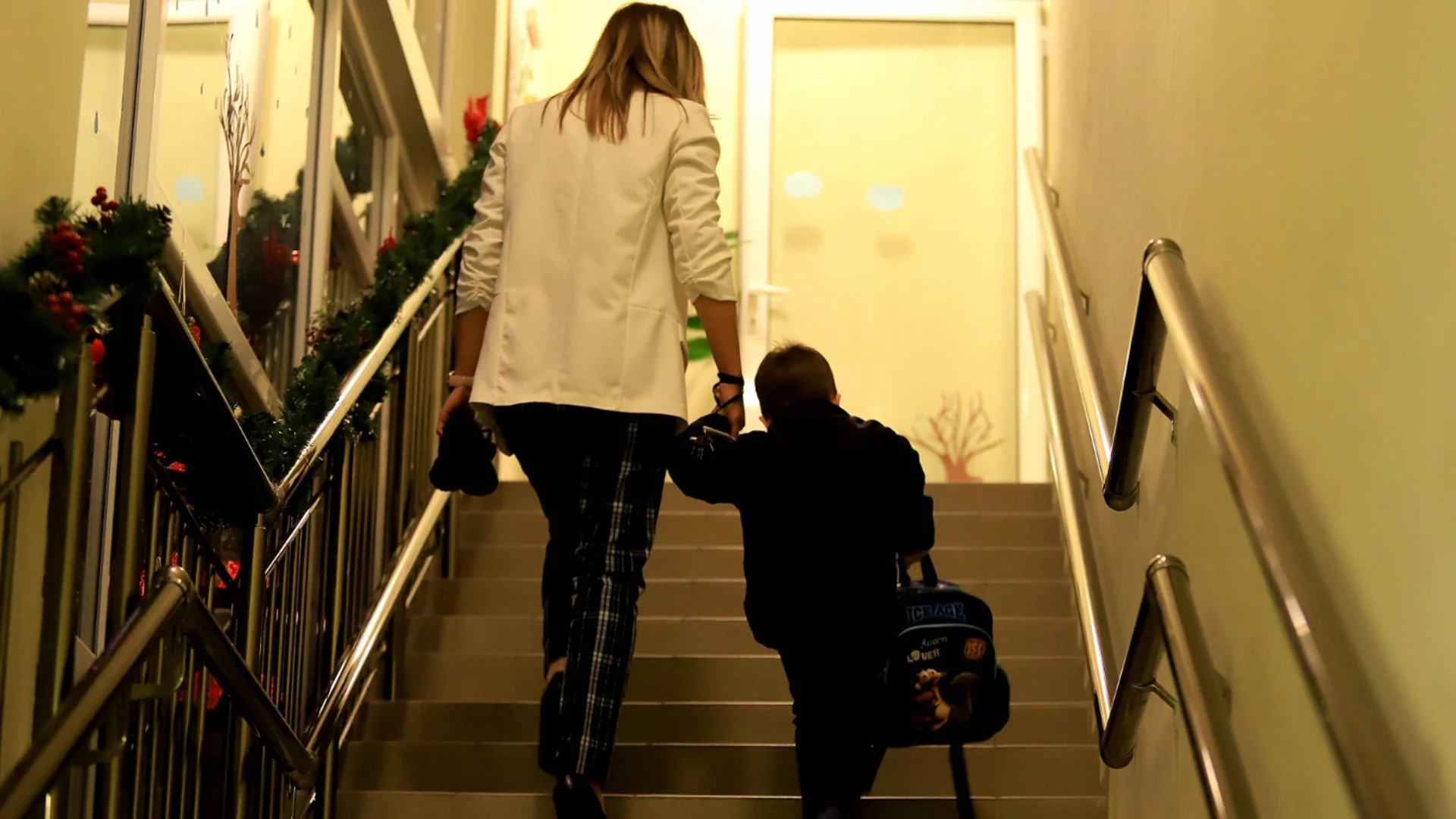 Родители с трикове детето им да НЕ бъде прието на градина, за да получават компенсации: Ролята на държавата в абсурда