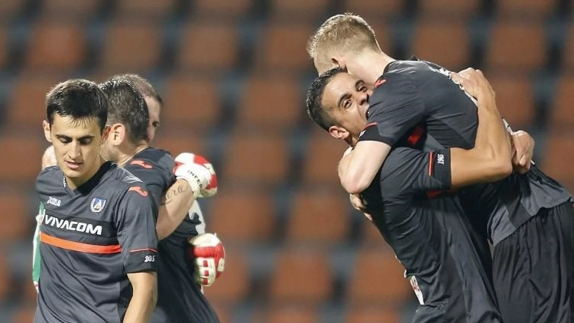 Шамари от фенове, гонки и причаквания: Бивш играч на Левски със скандални разкрития - от клуба му спретнали расистки номер