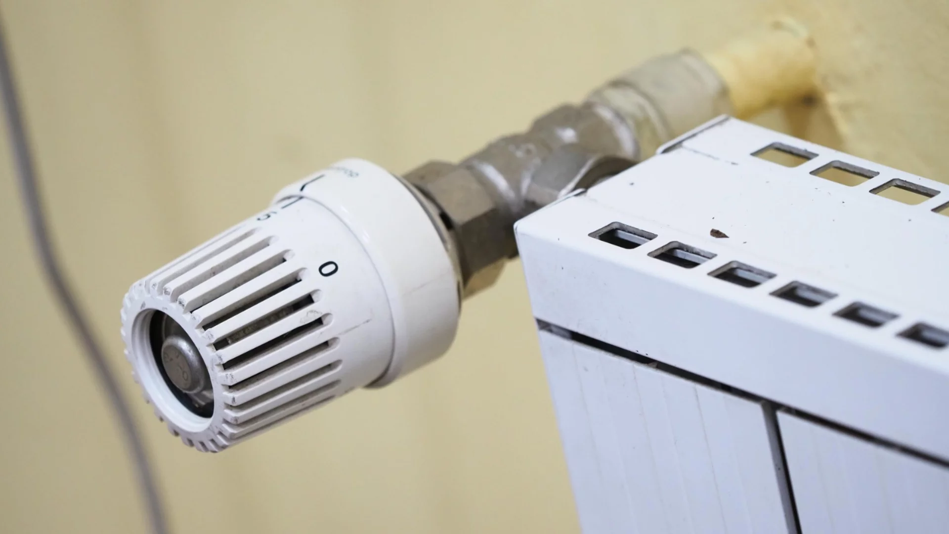 "Топлофикация" поиска парното и топлата вода в София да поскъпнат с 29% от 1 юли