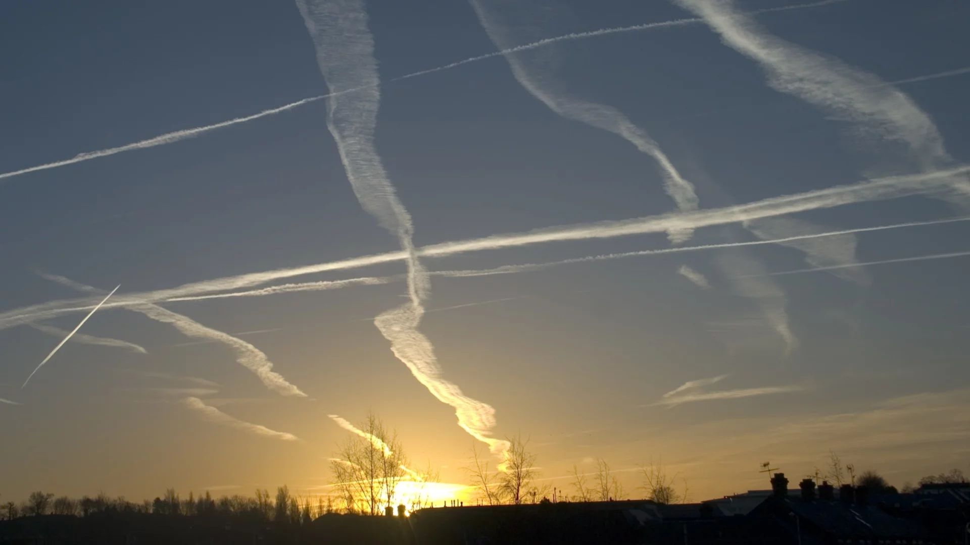 Африкански прах засипва Кипър: Стойте си вкъщи, предупреждават властите