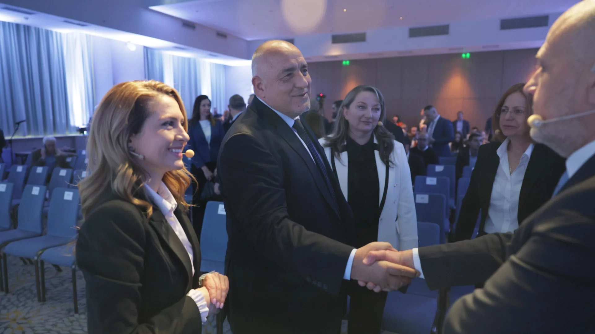 "Кой ти е казал, че аз искам да правя с теб?": Борисов отхвърли коалиция с Радев и Пеевски след вота (ВИДЕО)