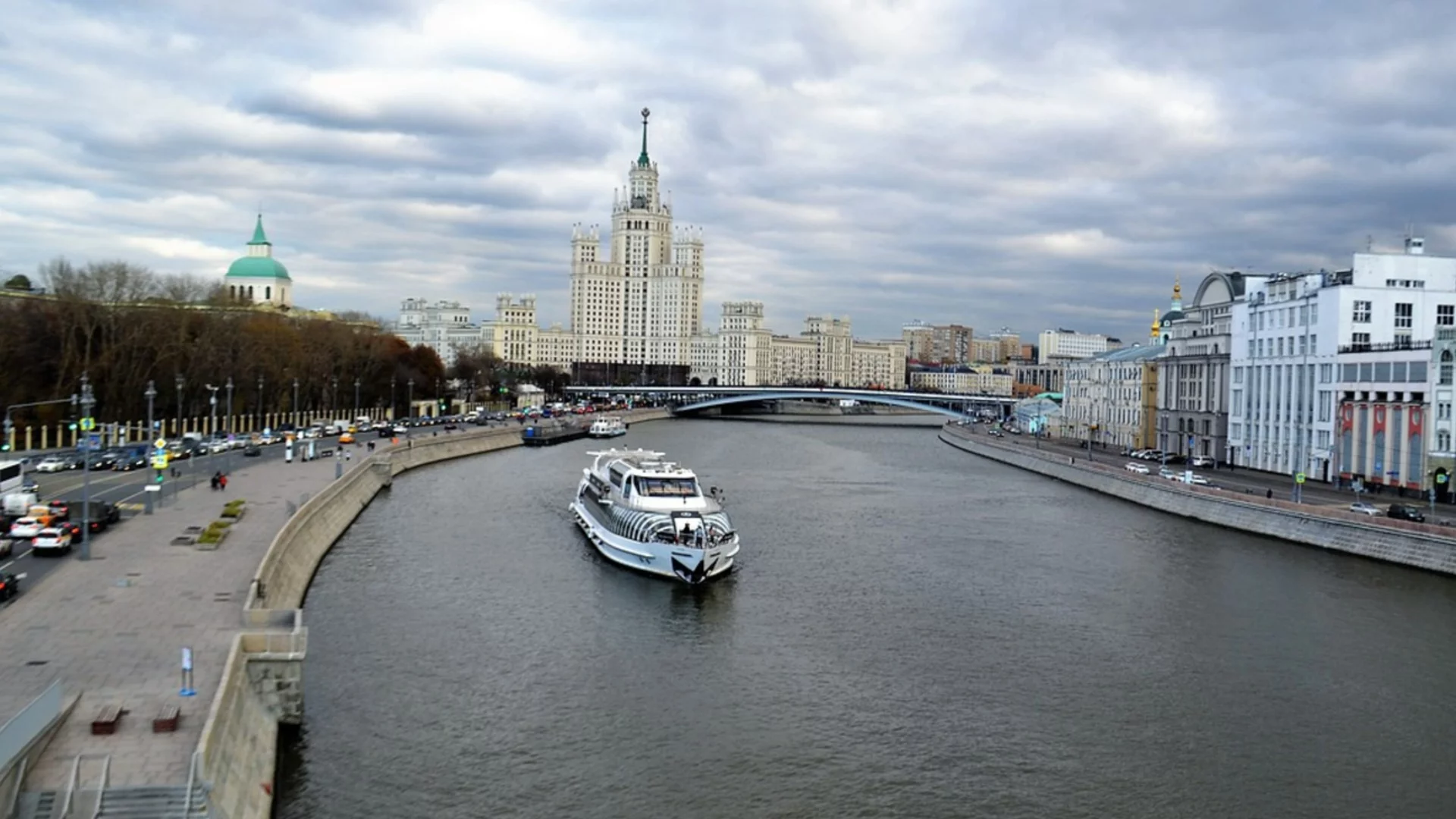 Хаос в Москва: Проблем с платежните системи блокира разплащанията