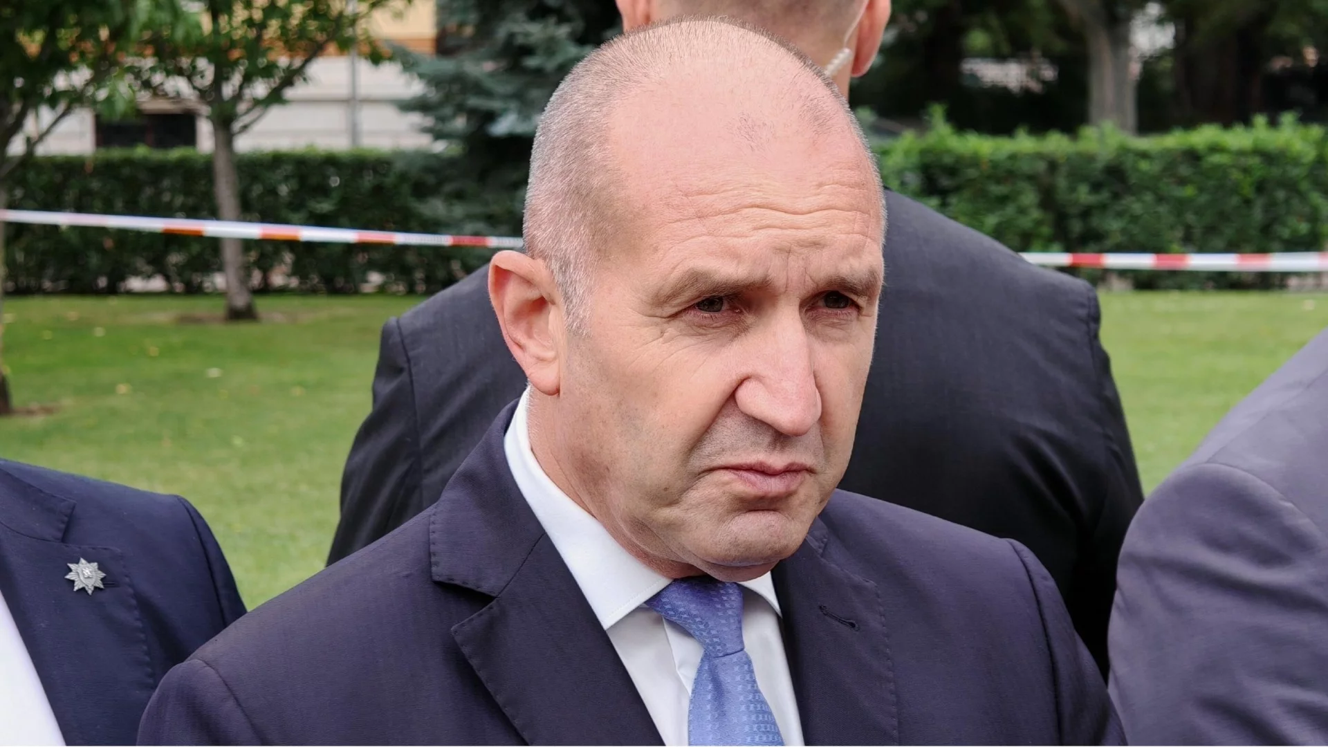 Украйна и "Боташ": Известна журналистка притиснала Радев с неудобни въпроси в Кърджали, той се "врътнал" и си "тръгнал"