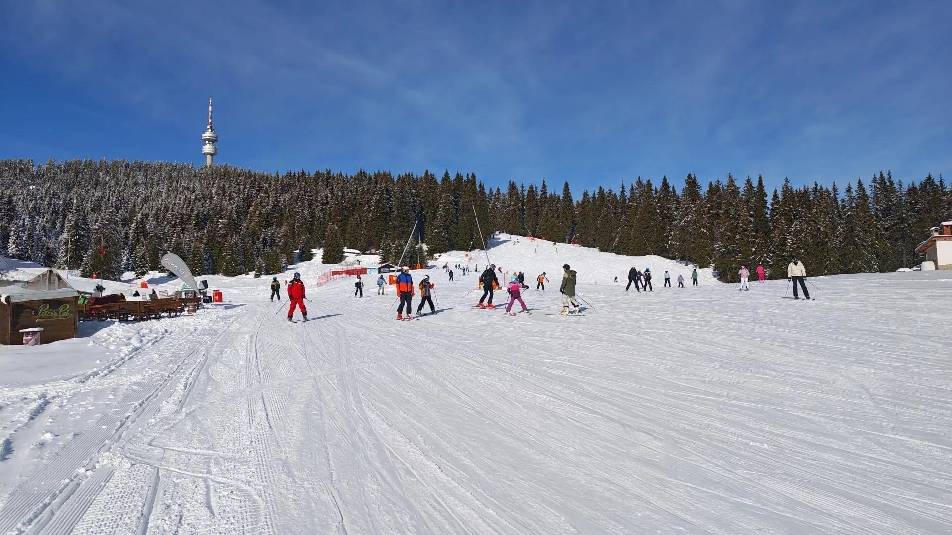 Зимна приказка през април: Перфектни условия за ски в Пампорово