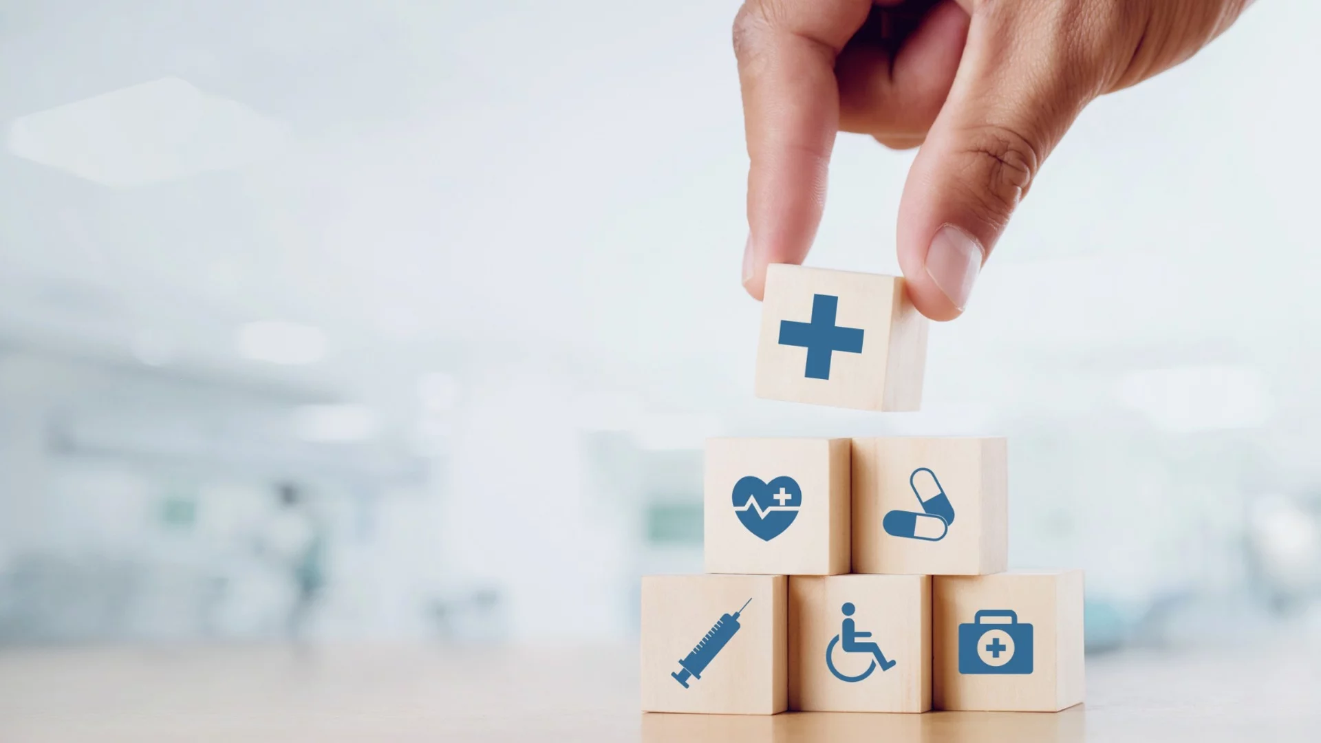 "Личностно разстройство, с елементи на психопатия": Министър Околийски сложи диагноза на здравеопазването