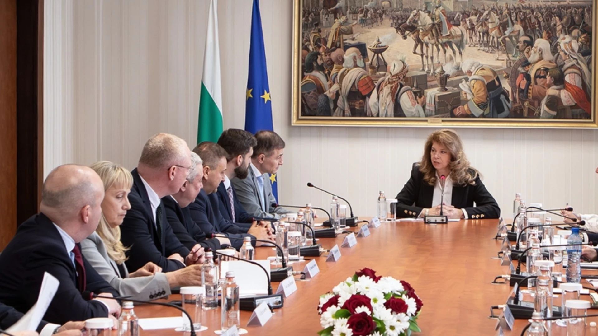 В навечерието на новия доклад на Вайц за РСМ: Йотова с призив към евродепутатите ни