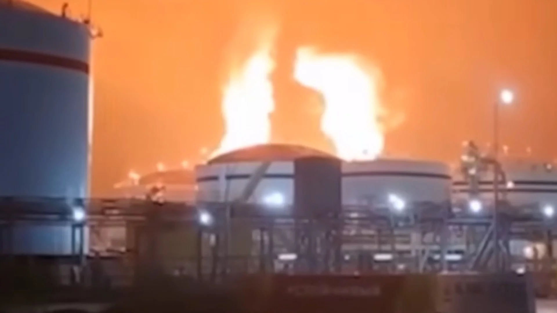 Z-патриот изригна: Украинските дронове оставиха Русия бедна при рекордно скъп петрол (ВИДЕО)