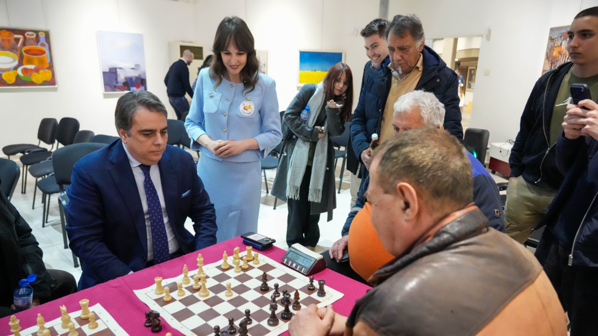 Асен Василев във Враца: Страхува ли се Радев от дебат за доходите, за данъците, за Сарафов и за прокурорката на Джуджетата?