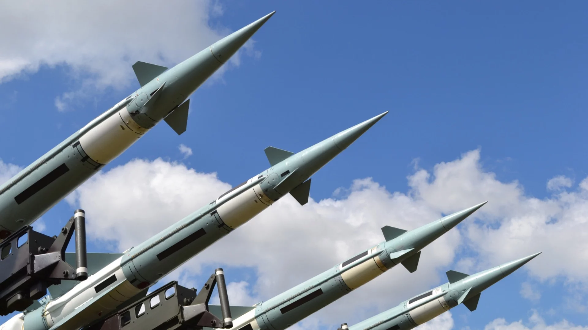 Китай гони 2000 ядрени бойни глави, но Япония може да направи 5500. Край на господството на САЩ?