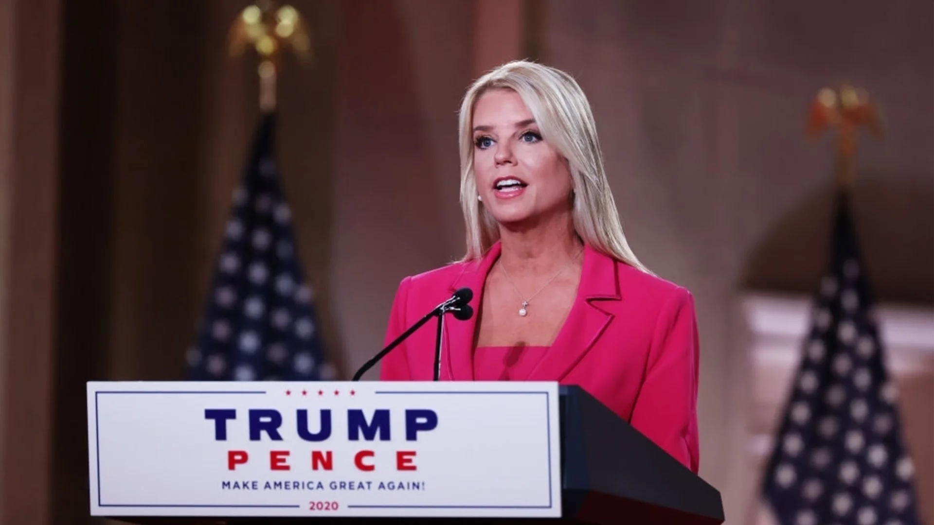 Развръзката зад кулисите: Истинските причини за внезапното отстраняване на Пам Бонди