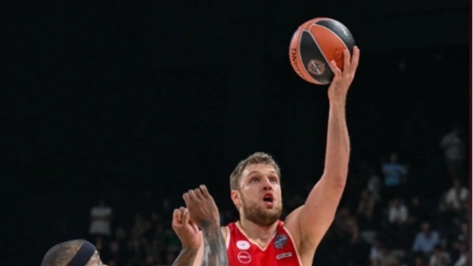 Фантастичен Александър Везенкво поведе Олимпиакос към победа в Евролигата