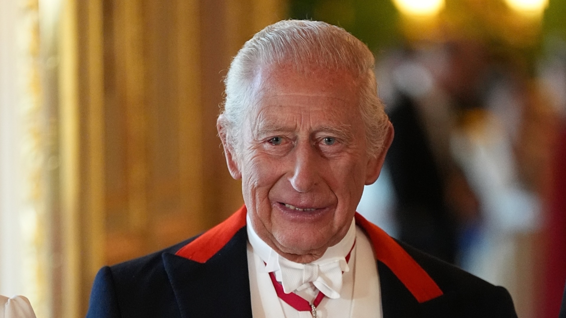 Чарлз III обърна гръб на жертвите на Епстийн