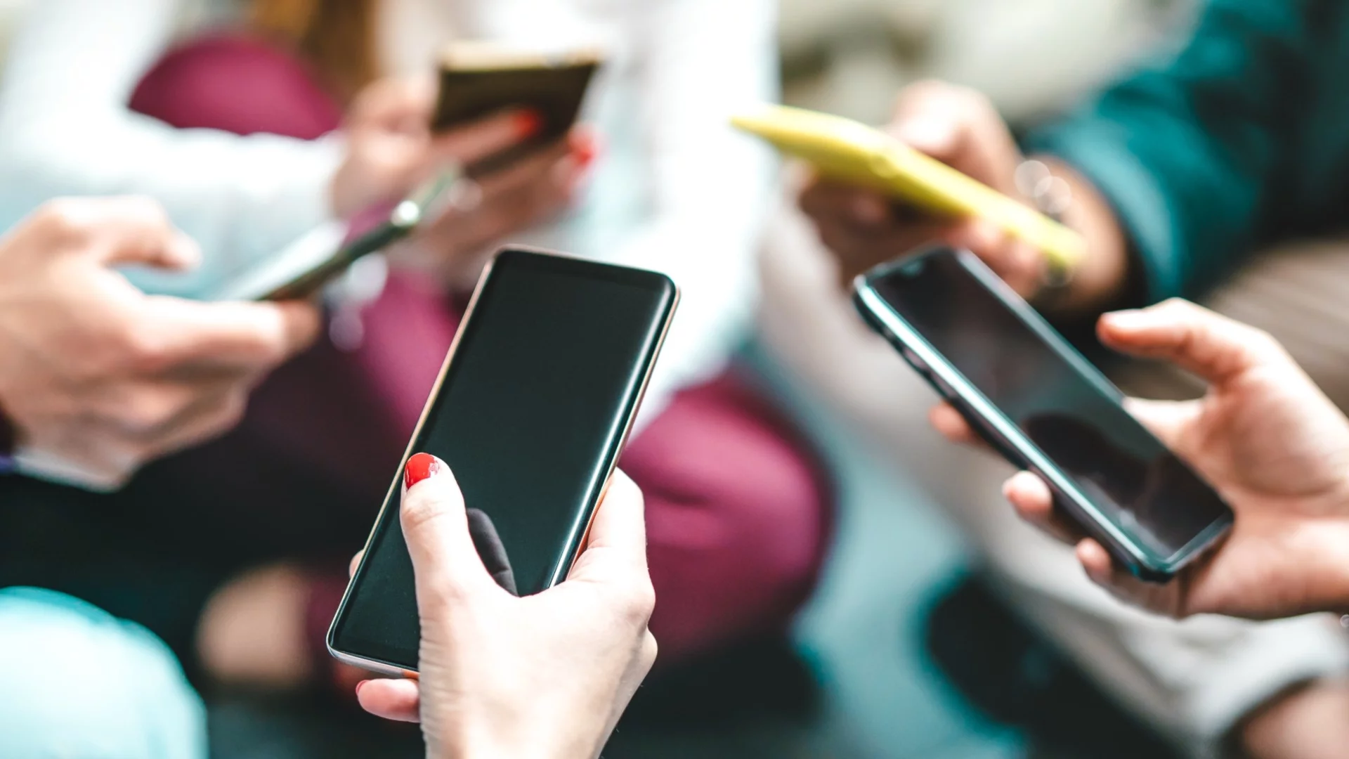 Кремъл нареди на всички компании да сканират телефоните на руснаците за VPN