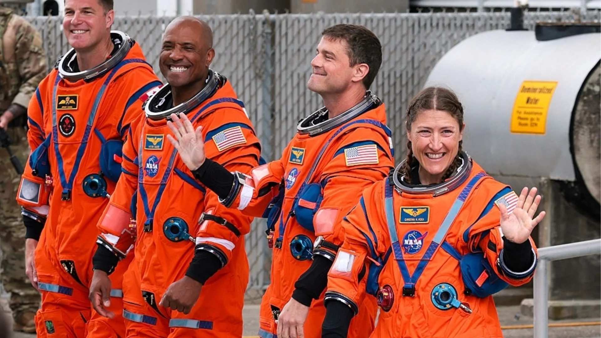 "Артемис II" успя: Никога досега хора не са се отдалечавали на такова разстояние от Земята (ВИДЕО)