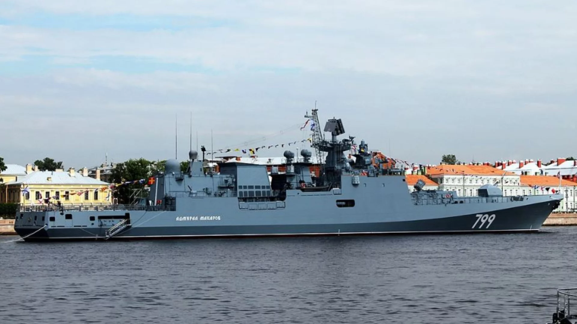 Украйна порази с дронове руски ракетоносец (ВИДЕО)