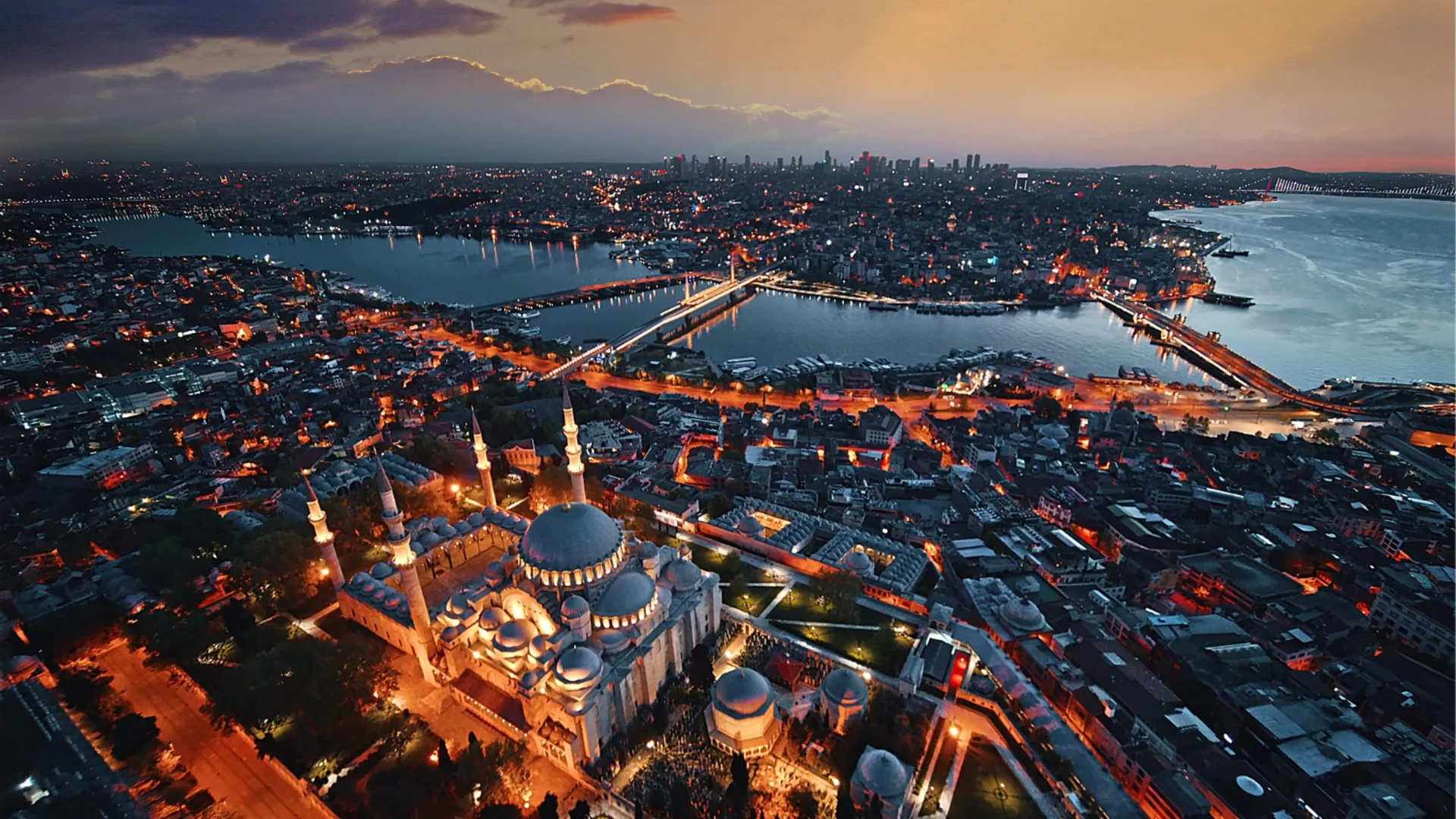 Кървава престрелка пред израелското консулство в Истанбул (ВИДЕО 18+)